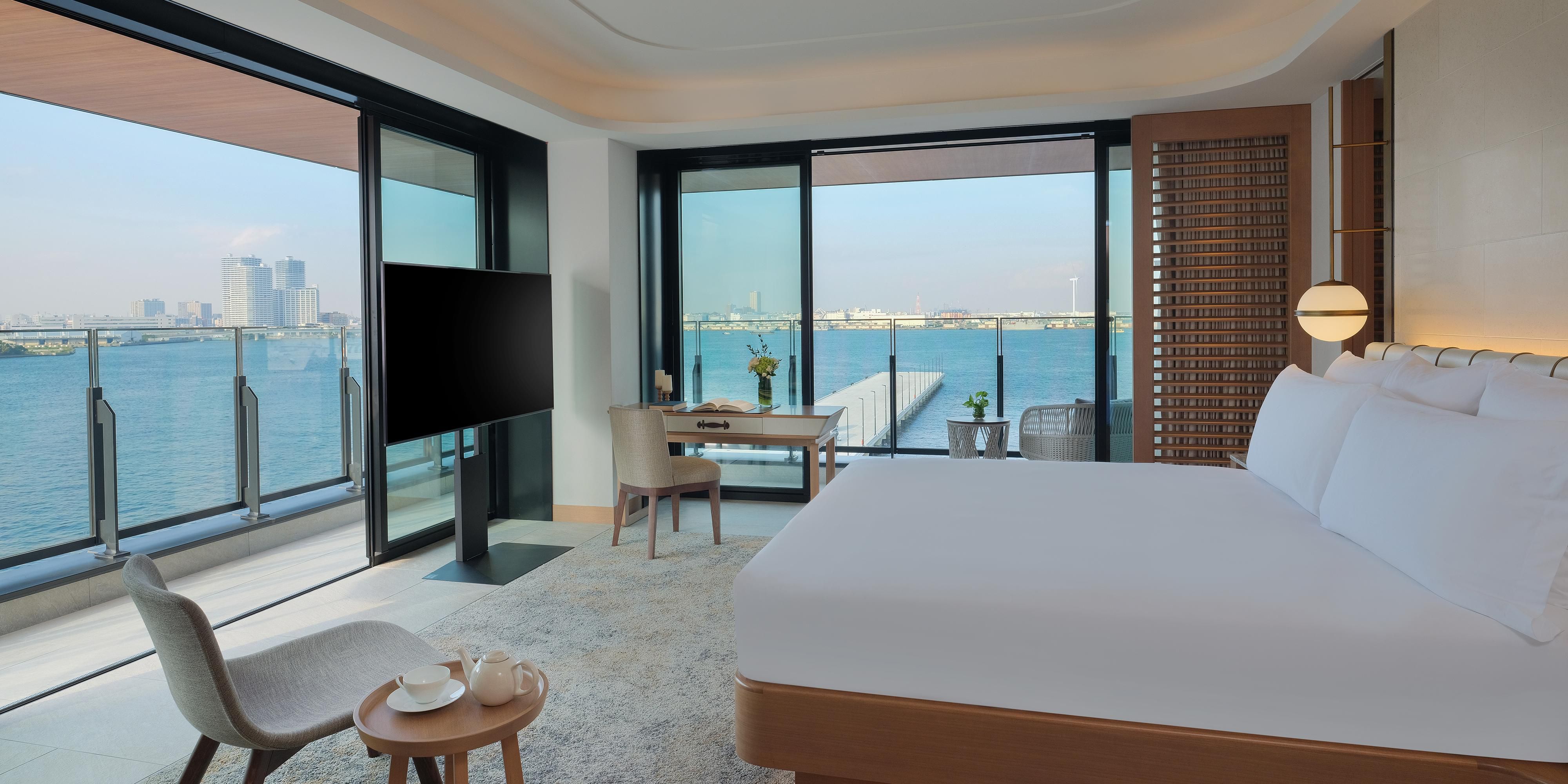 1 King bed Signature Suite
