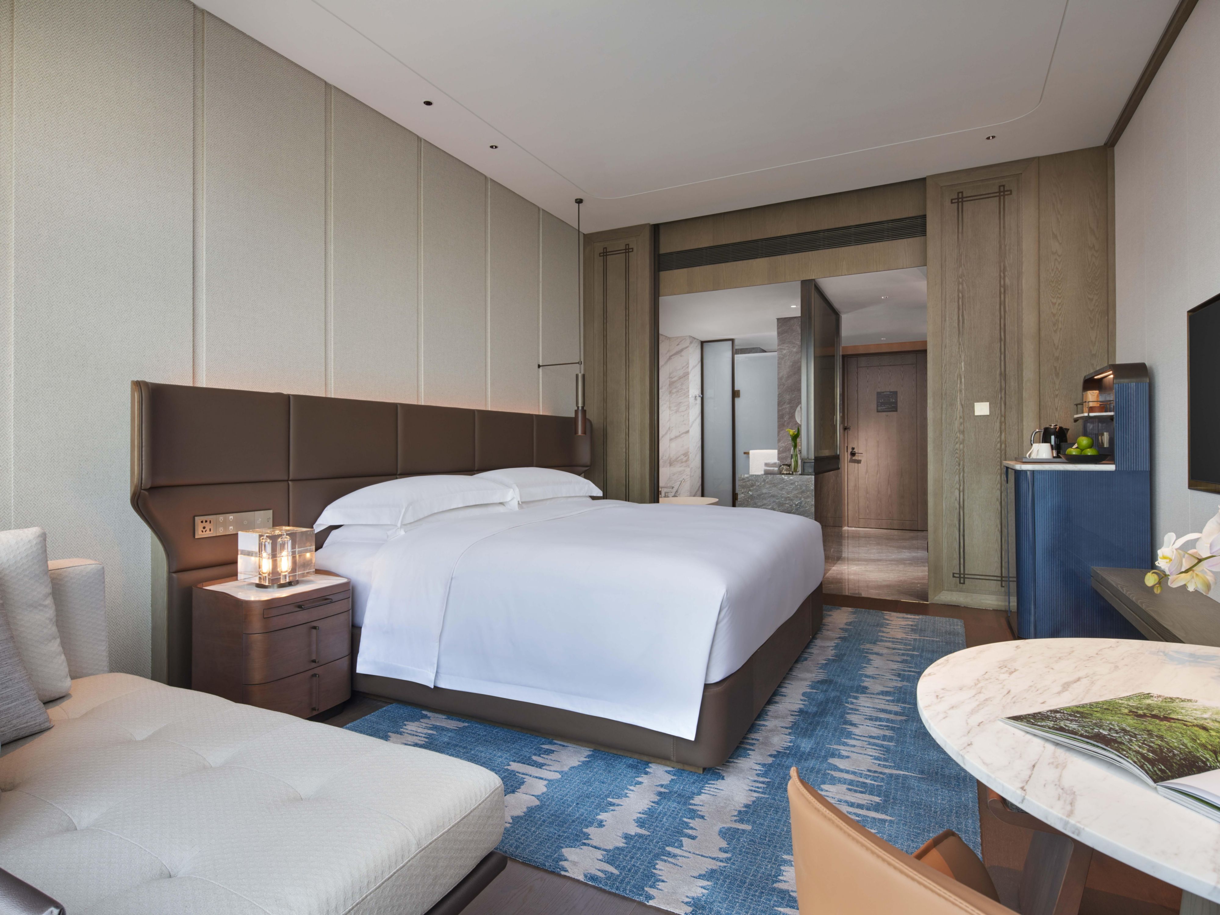 1King Classic City View Lounge