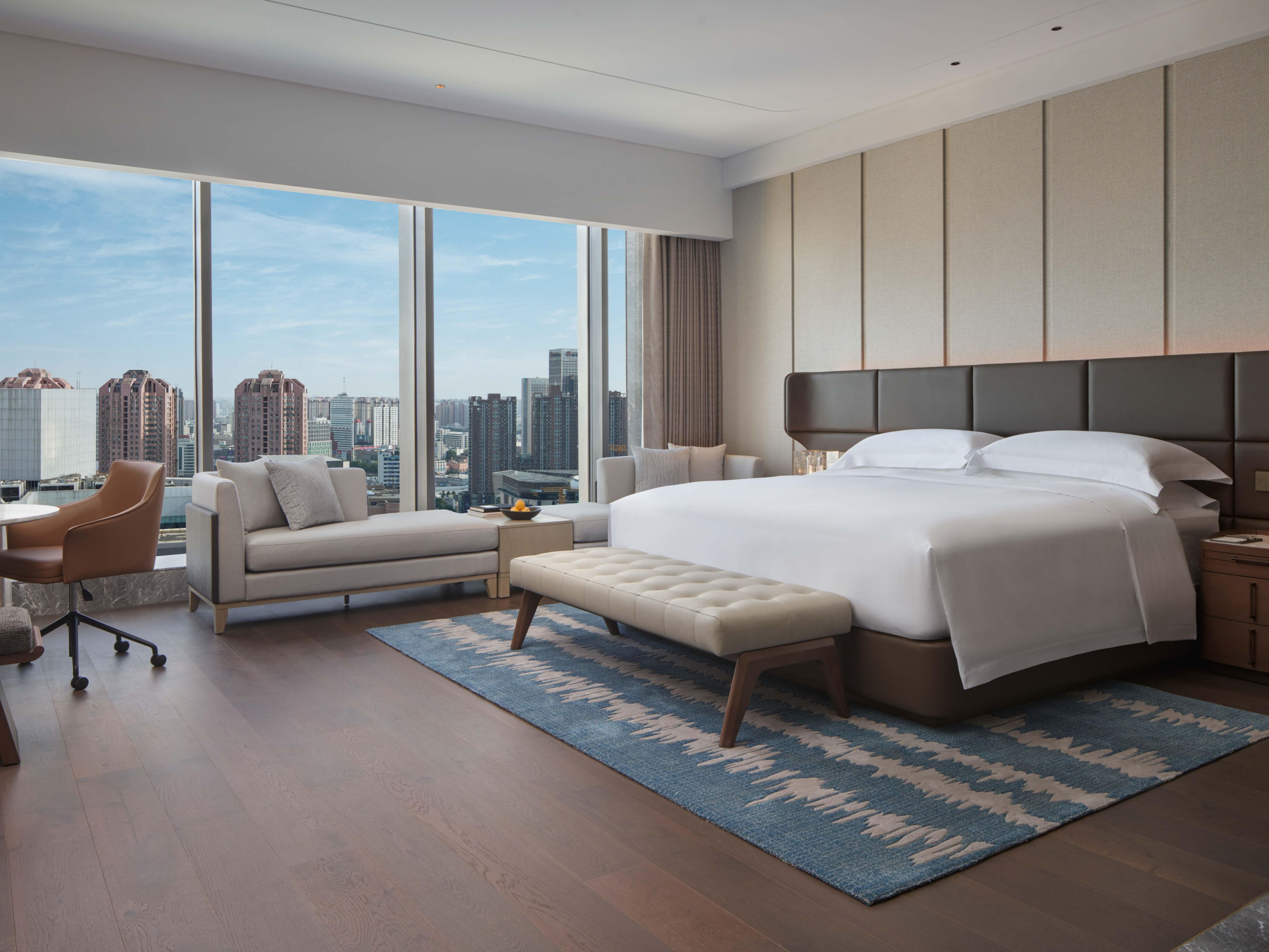 1 สิทธิ์เข้าใช้ห้องรับรองคิงพรีเมียมพร้อมวิวเมือง