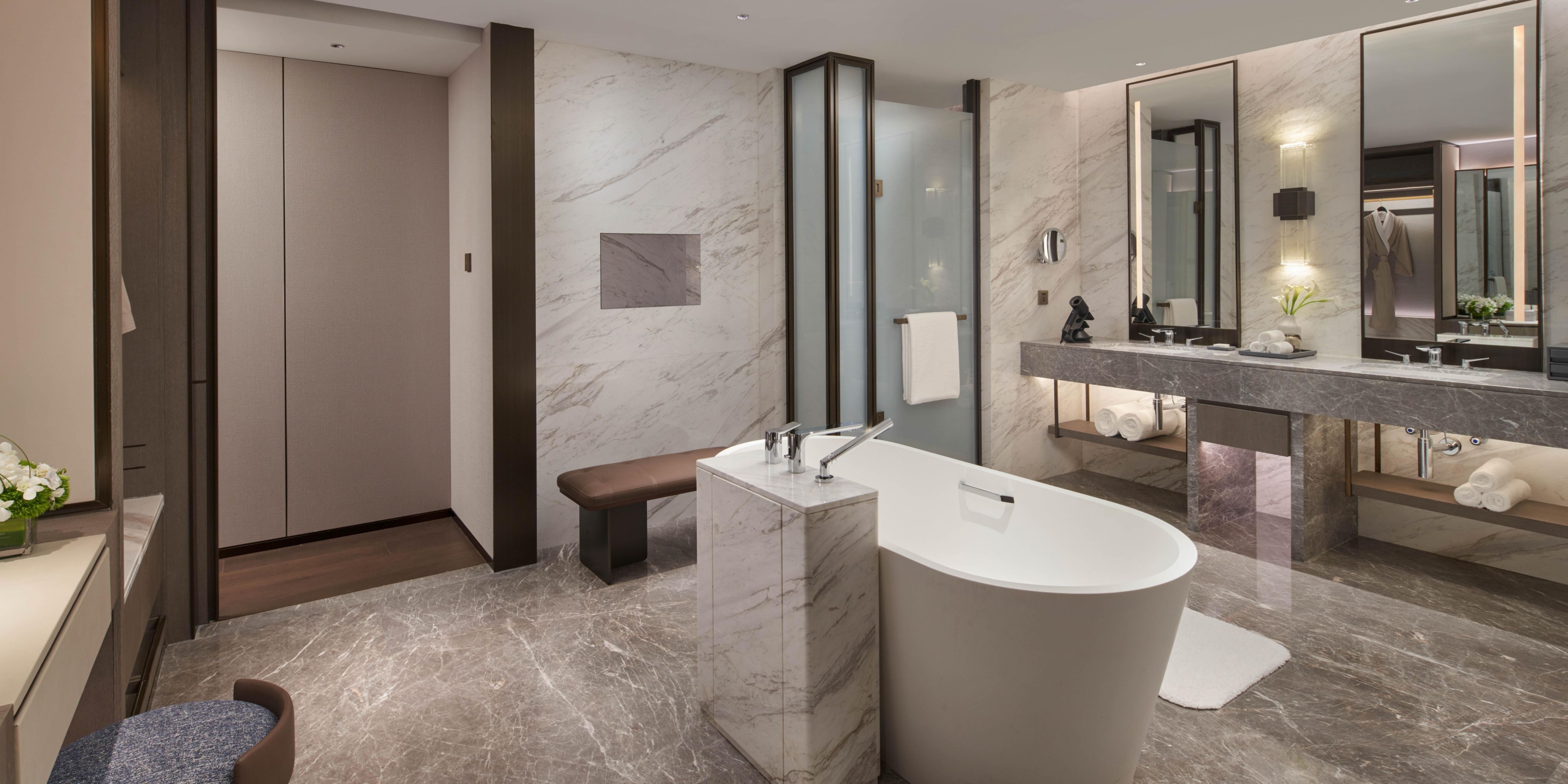 1 Bedroom with Living, Dining Areas, Garden View-Bathroom