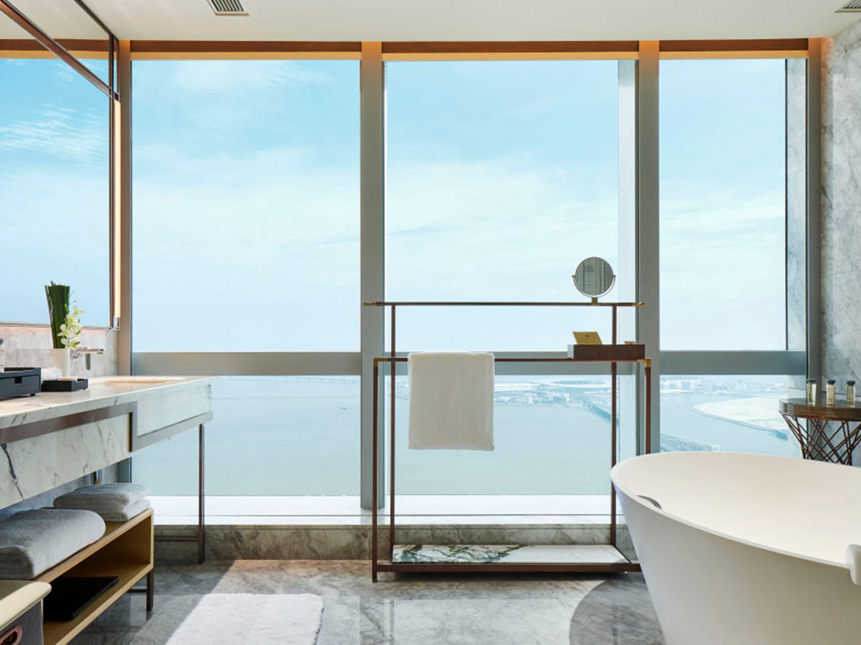 1 King Premium HkZhMo Building Sea View Suite