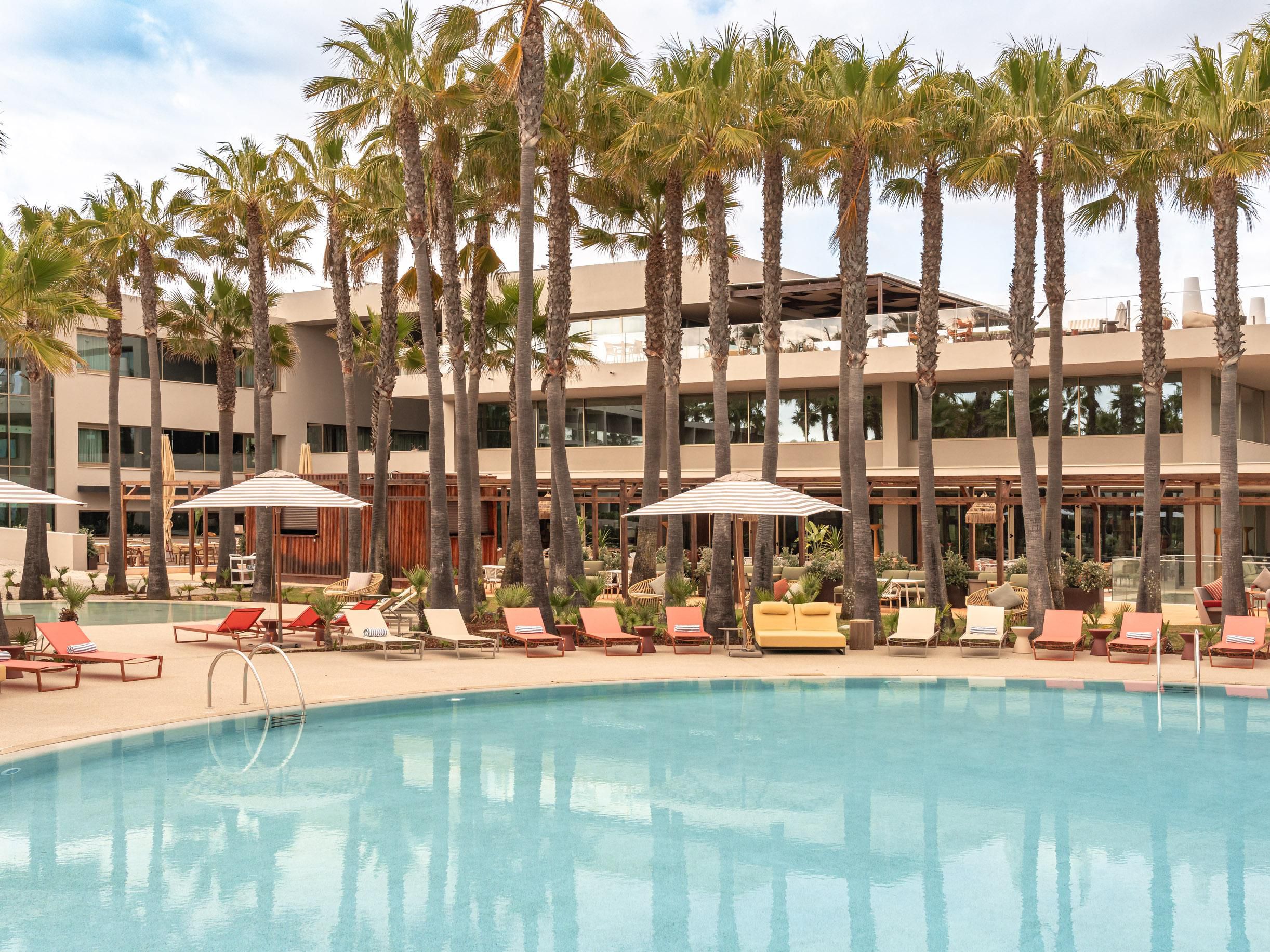 Inspiring outdoor pool. Algarve calling.