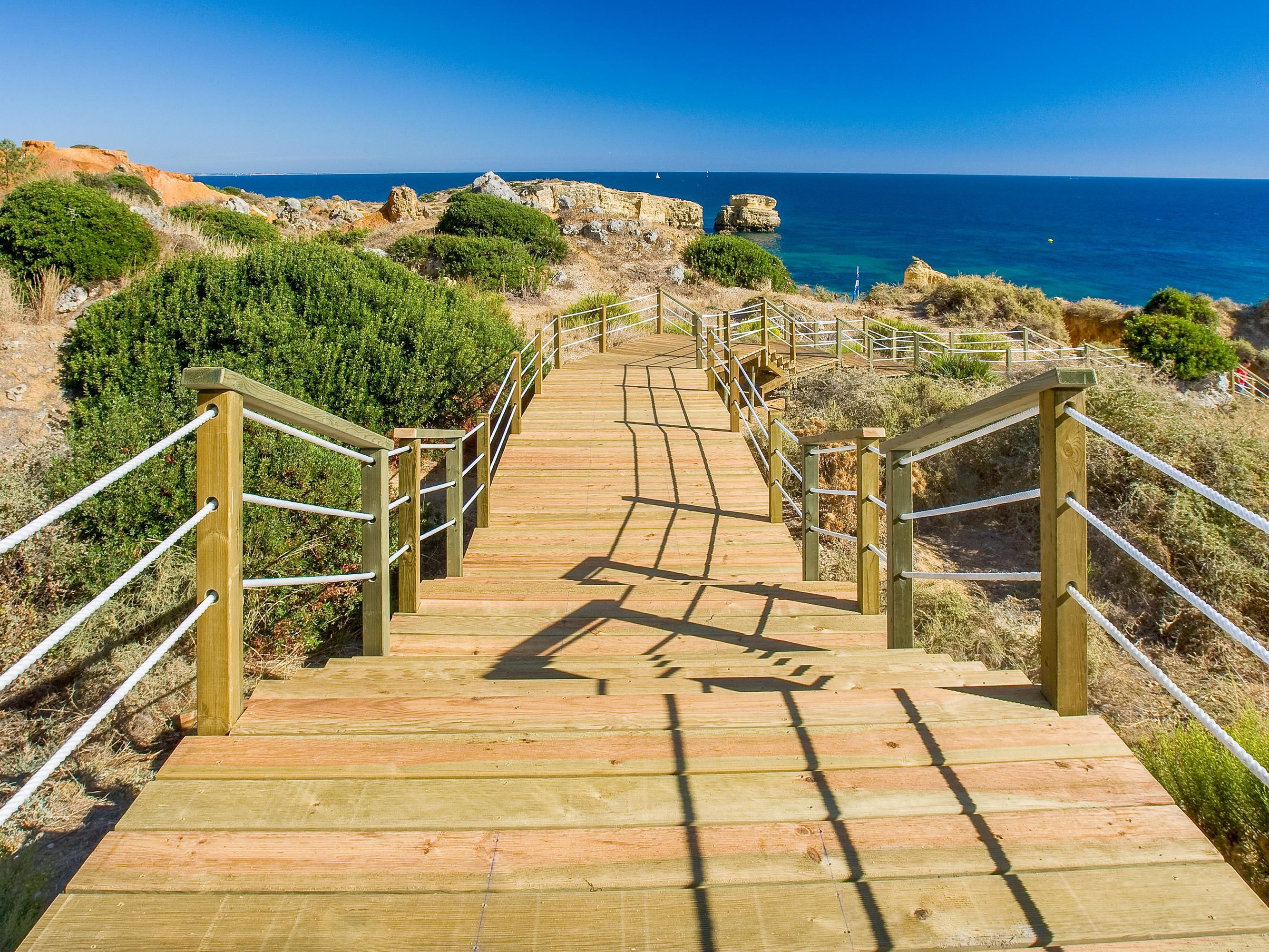 Direct access to the stunning São Rafael Beach.