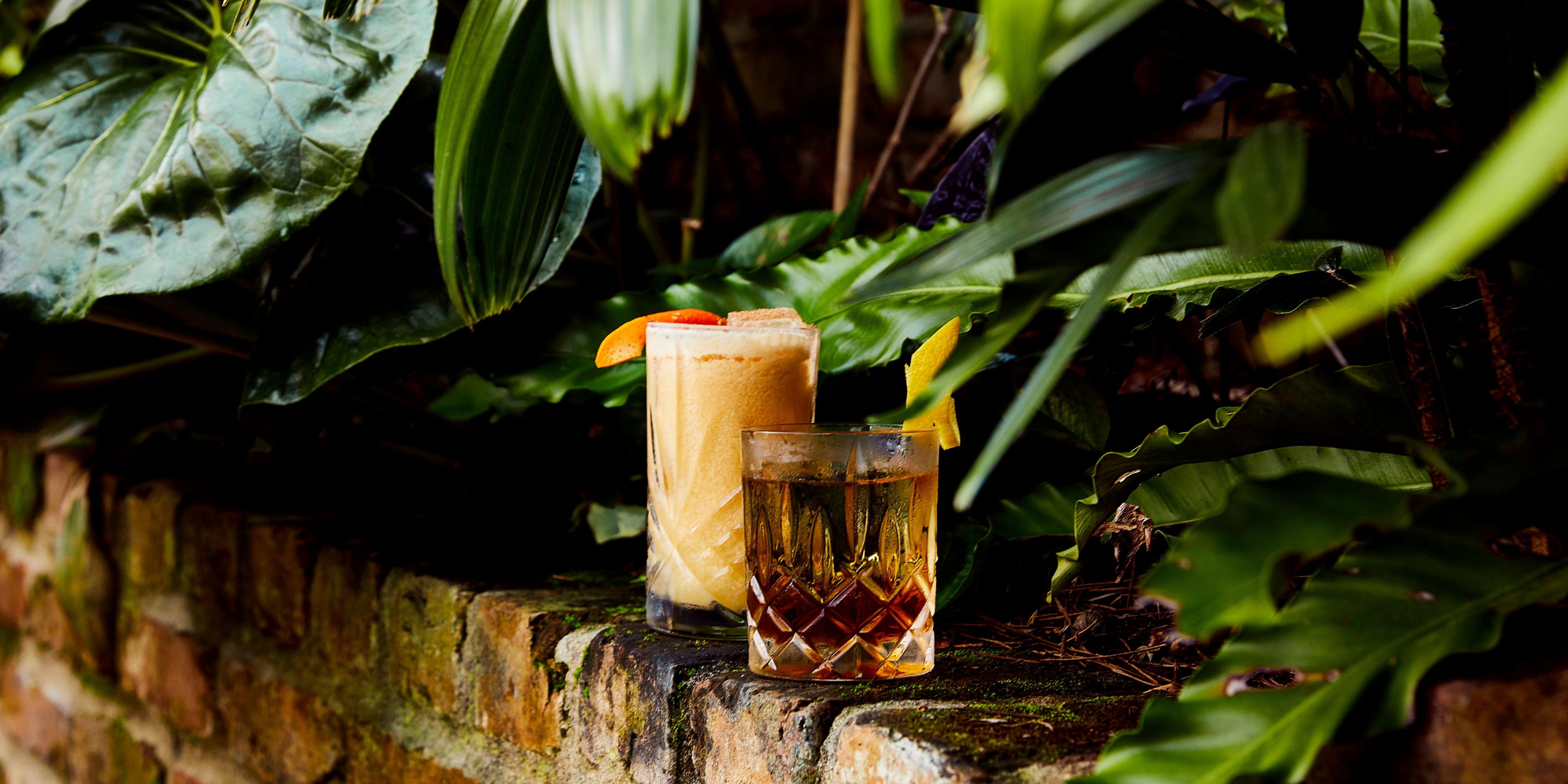 Meandering garden paths wind their way through Kimpton Sylvan’s vast interior courtyard. Scattered among the flowering trees and climbing vines, you’ll find a mix of social spaces, fire pits and intimate nooks where you can steal away for a private moment.