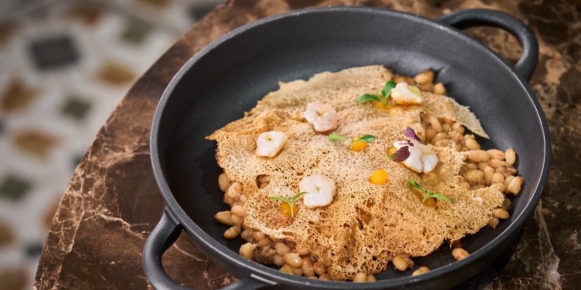 Our chef Jordi Delfa and his team use local and seasonal ingredients to create Mediterranean dishes with Catalan roots that dazzle both on the palate and on the plate. Paired with natural wines and adapted to any special needs or intolerances, our group menus offer both flavor and authenticity to elevate any event.
