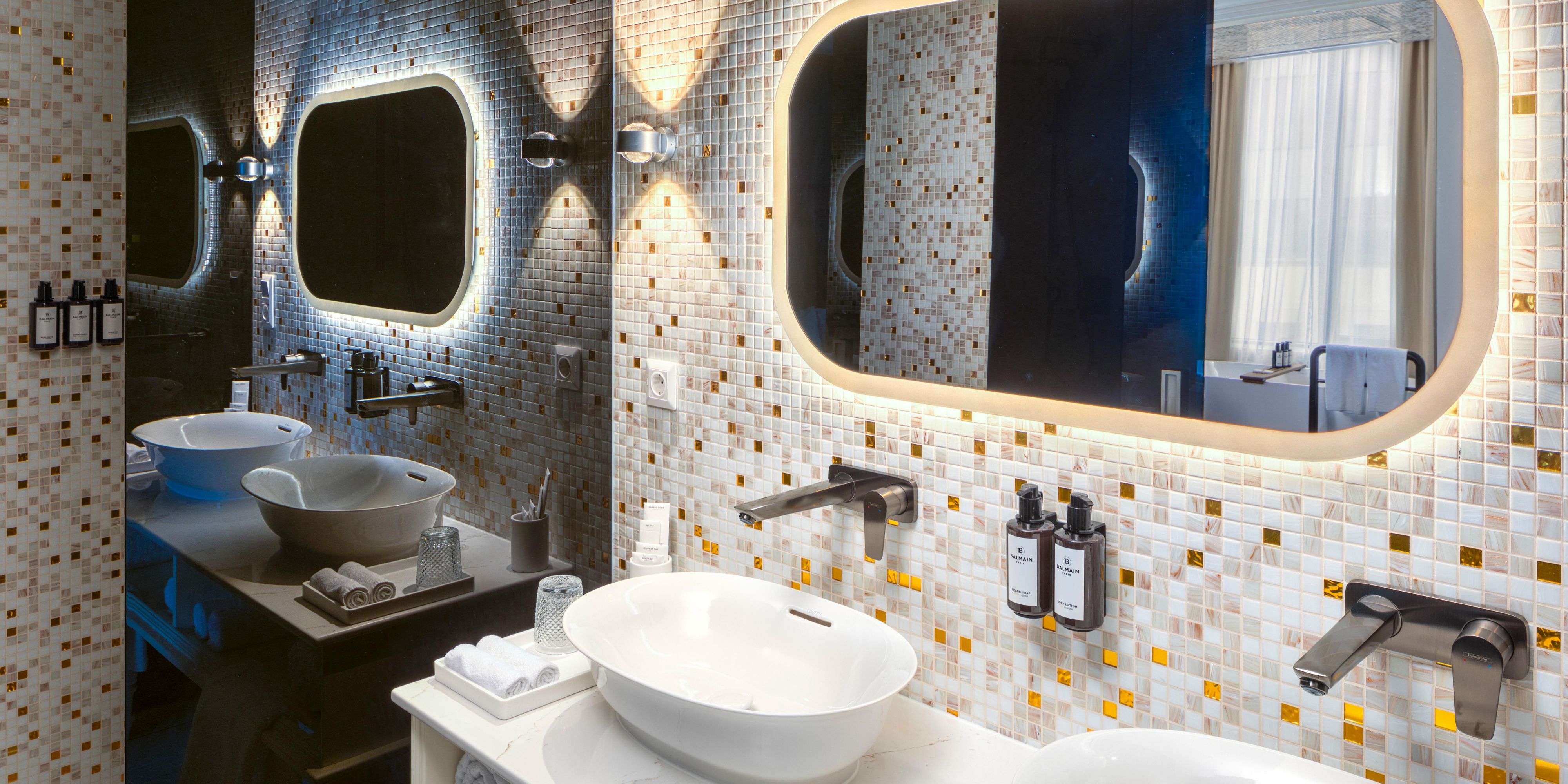 Bathroom of the Cosmos Suite 
