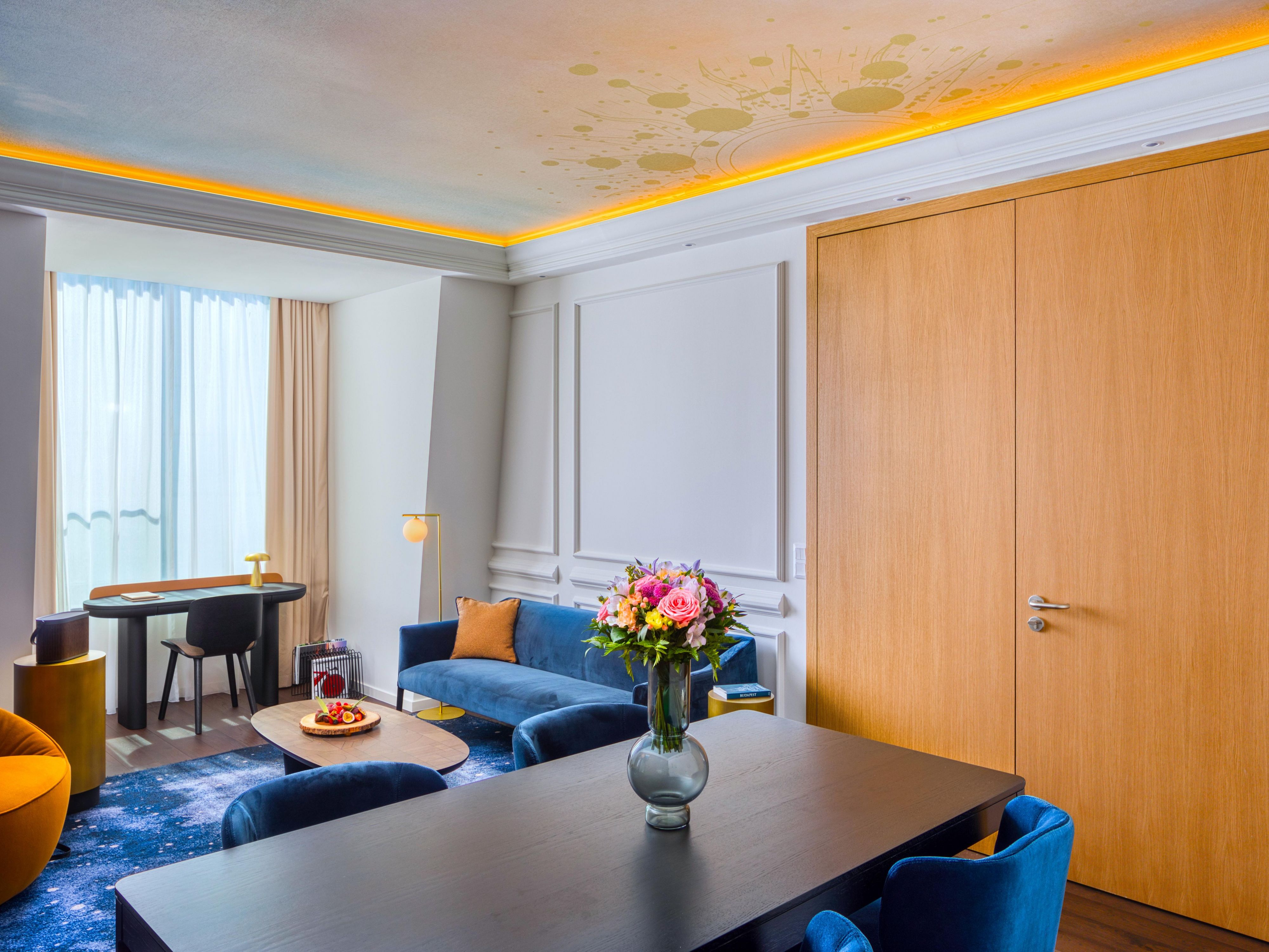 KImpton BEM Budapest Cosmos Suite living room