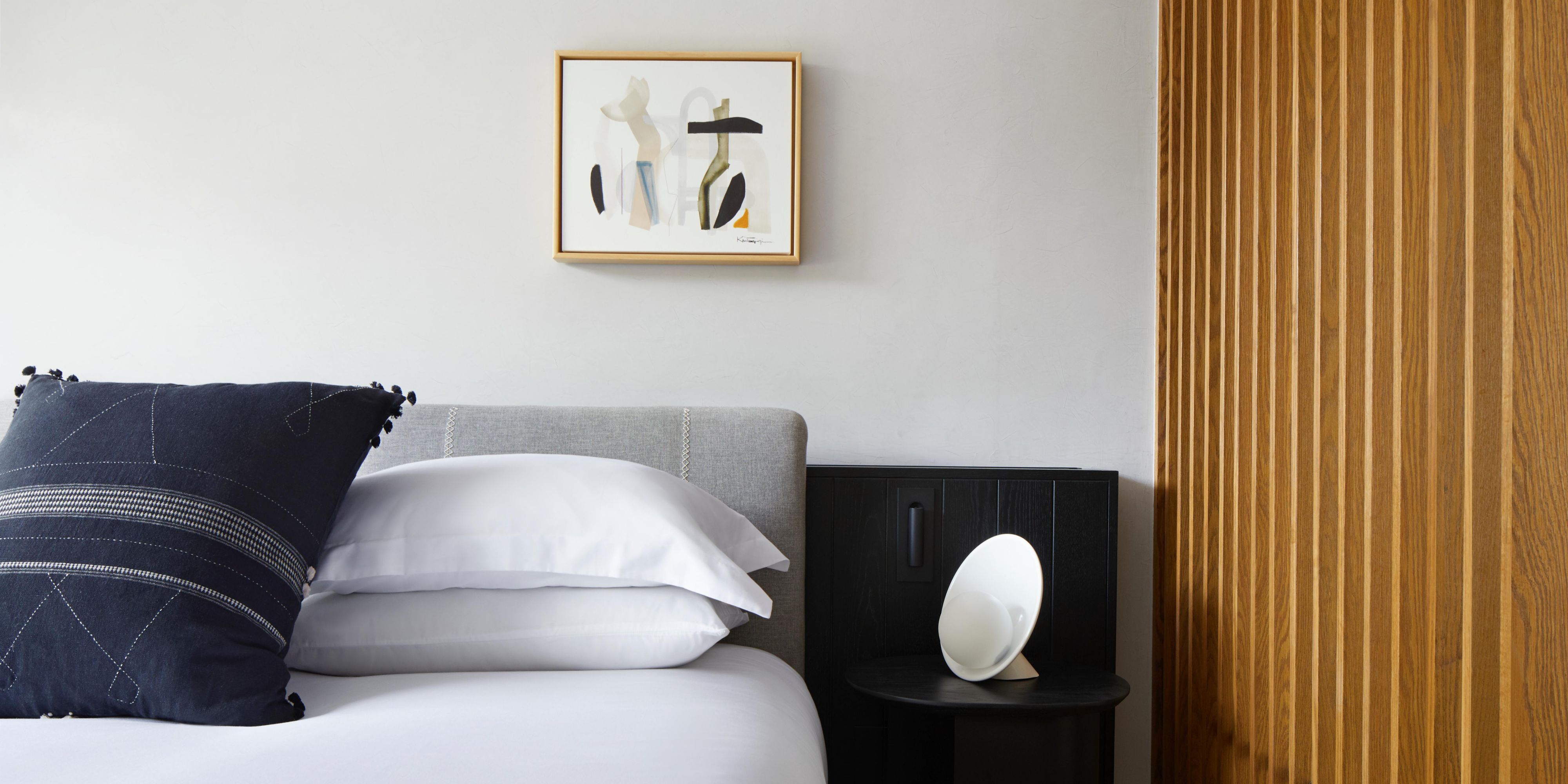 Contemporary room with high-end finishes