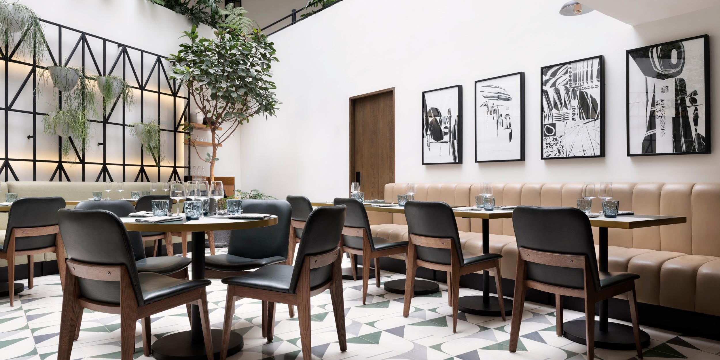 Enjoy 25% off our Best Flex Rate, including breakfast for 1 or 2 people per room. Treat yourself to a delightful stay and start your day right with a delicious breakfast included!