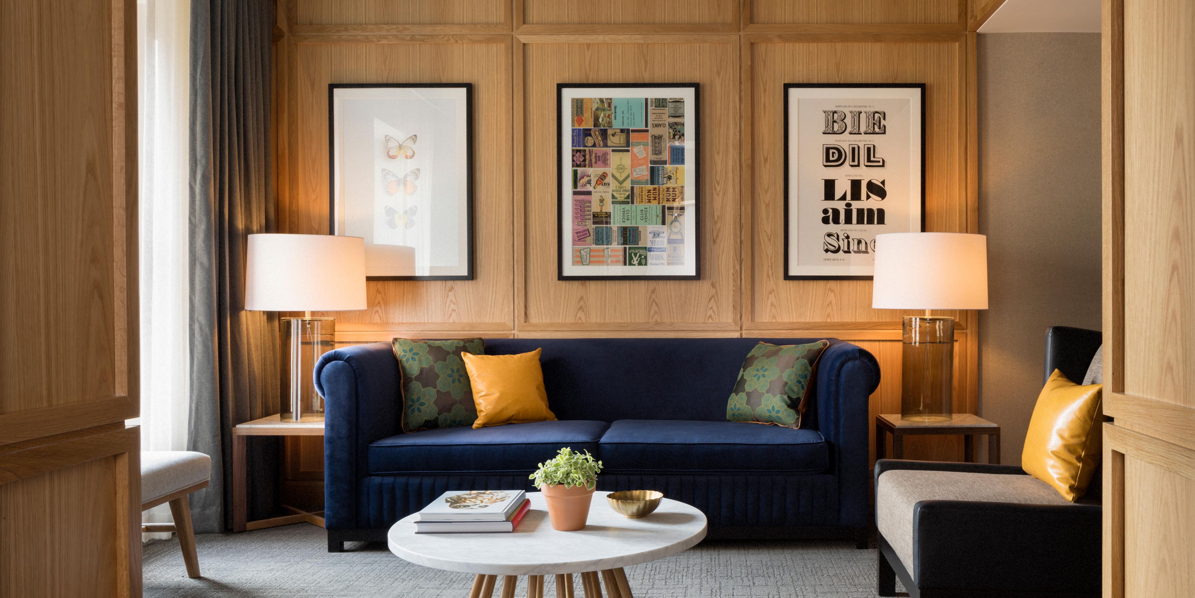 Looking for a room with a view? Check out our specialty suites, which lay claim to the most vibrant vistas here at the corner of East 9th and Euclid. Depending on your suite, you could gaze out at one of Cleveland’s landmarks, like Lake Erie, the Civil War–themed Soldiers’ and Sailors’ Monument, or the Playhouse Square chandelier.
