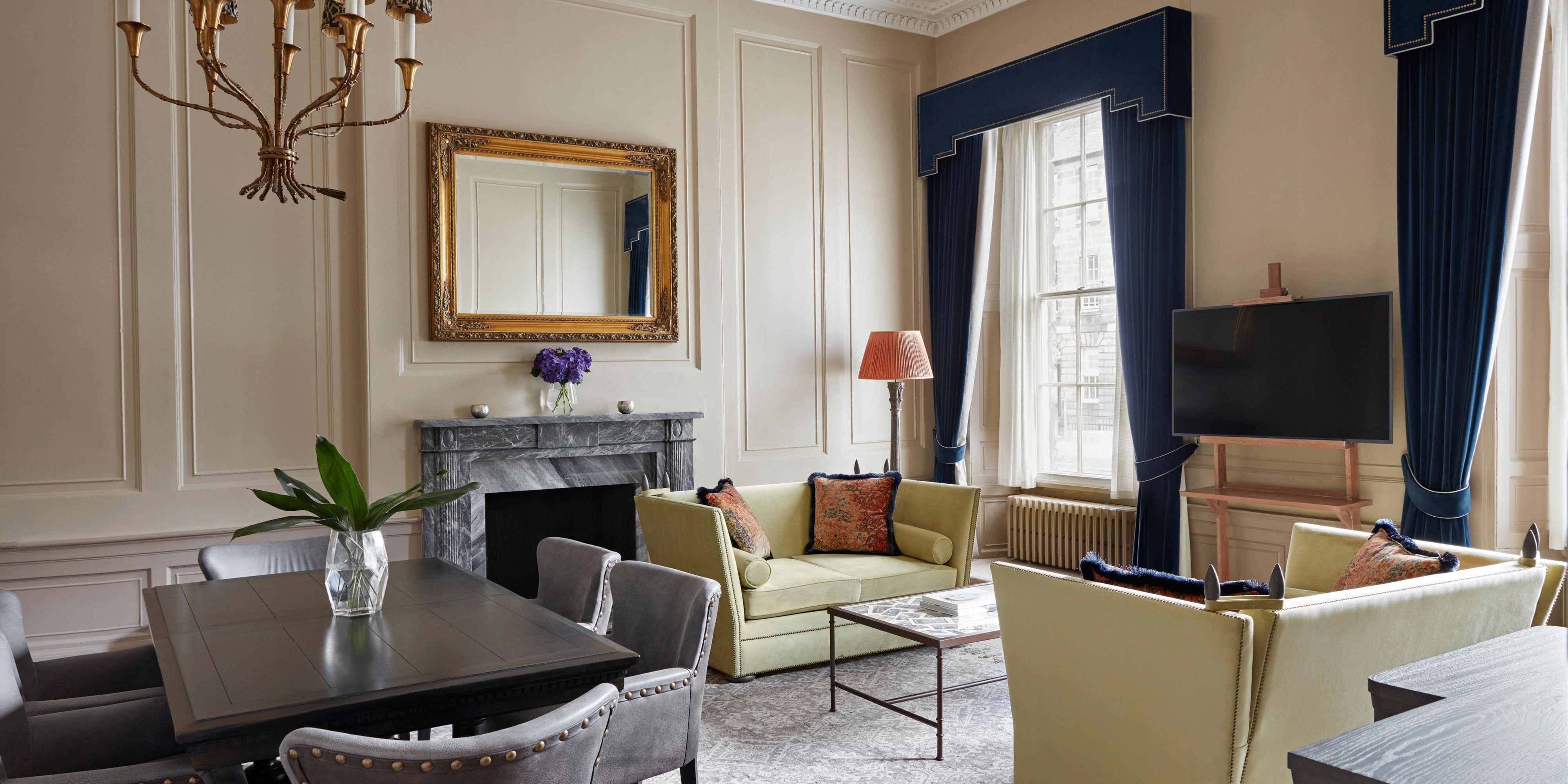 Boost your stay in Edinburgh by opting for one of our spacious suites. Whether you’d prefer to lounge around waiting for your night on the town to begin, or you’d sooner stay in and catch up on “The Crown” by streaming Netflix from your phone to the TV, there’s no plusher place to relax.