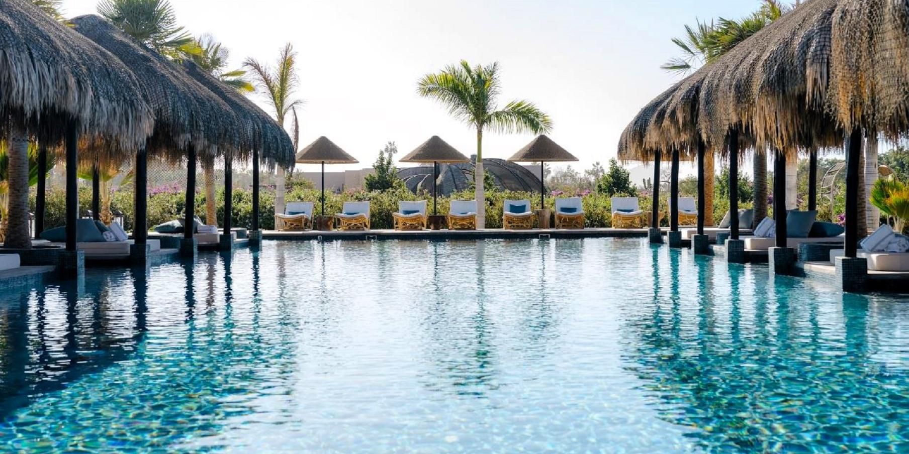 Una piscina semiolímpica de 25metros, perfecta para relajarse y disfrutar del ocio.