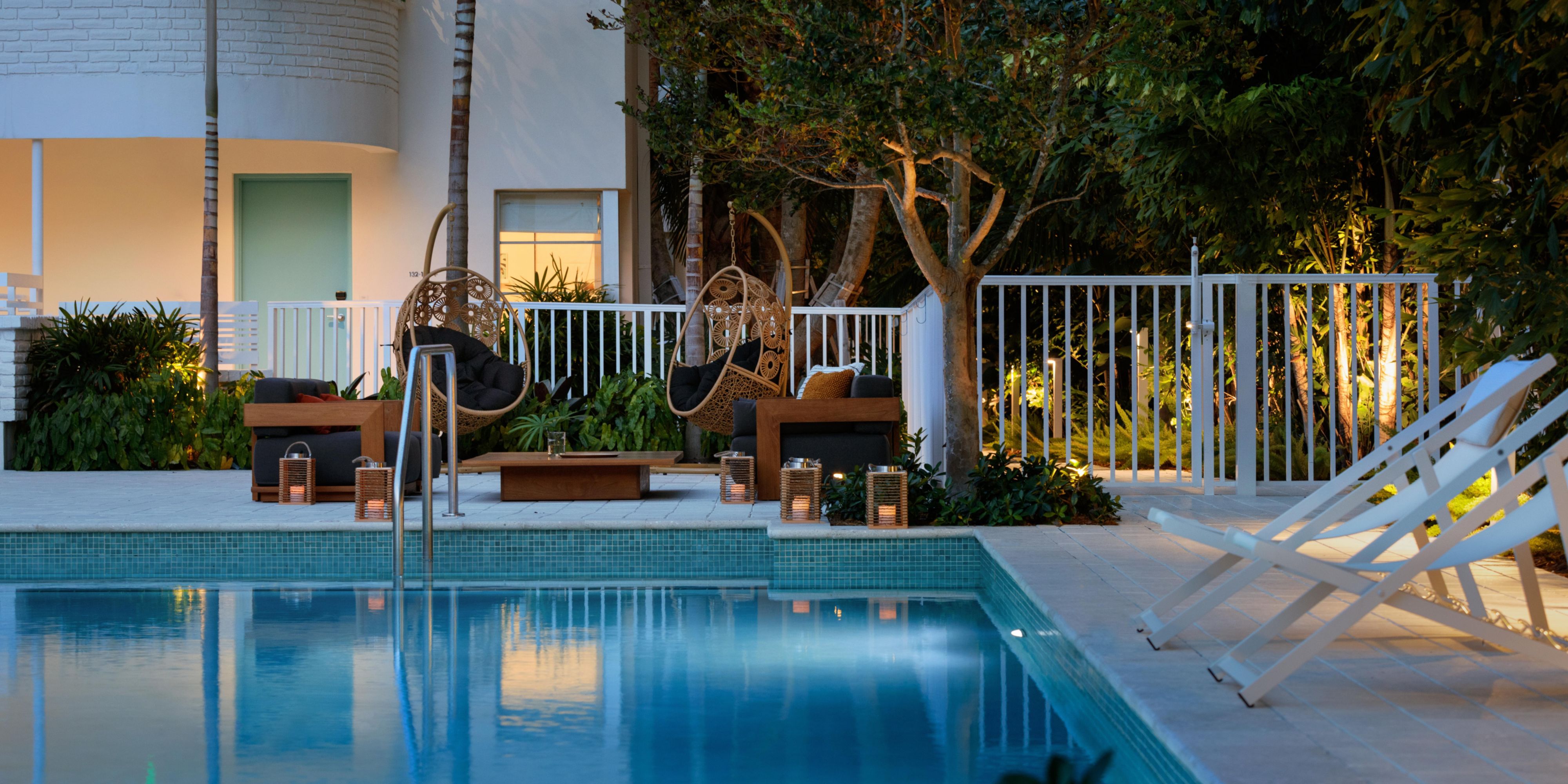 Find a lively social scene and seclusion from the world outside at the courtyard pool. 