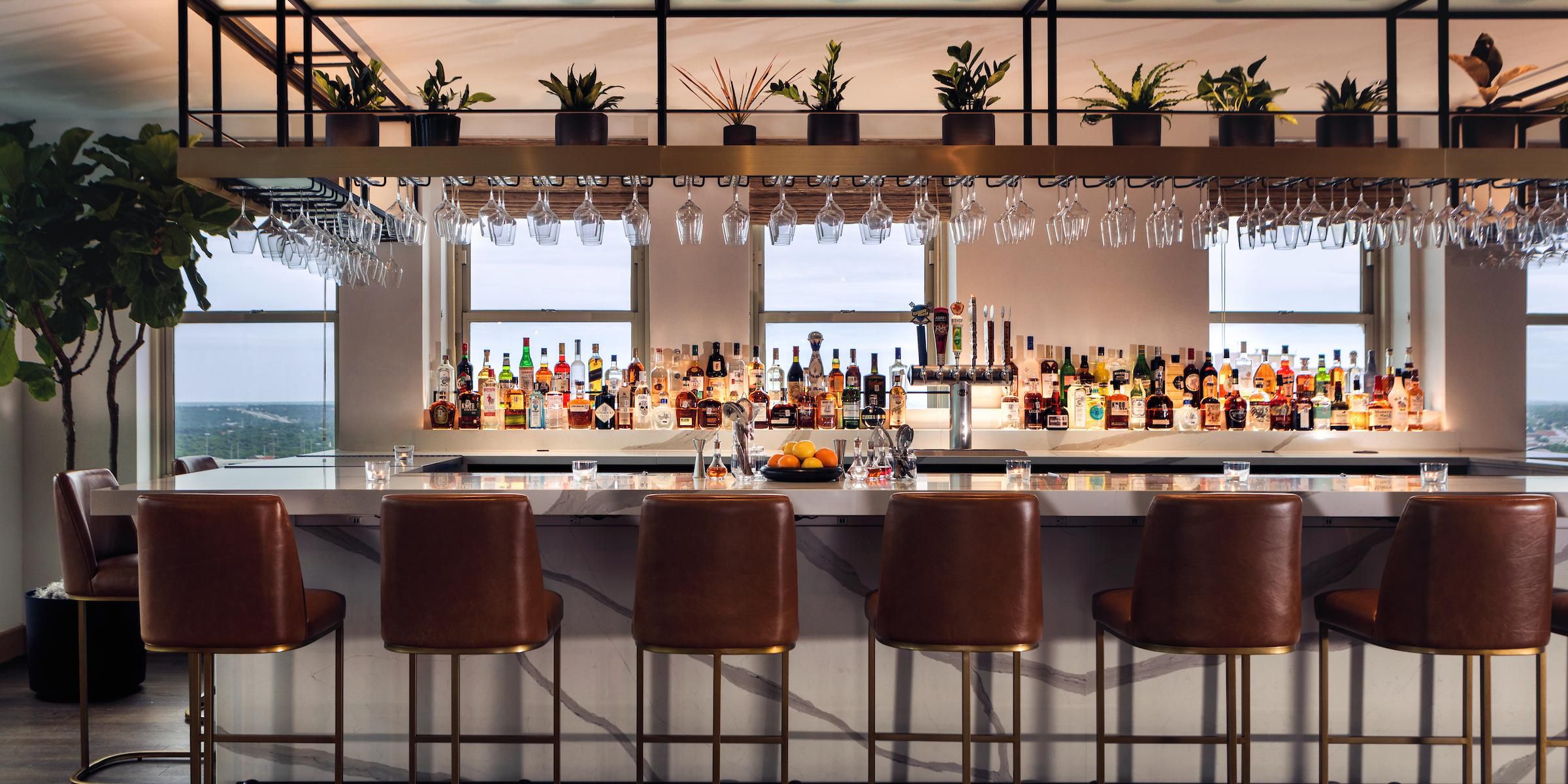 Saddle up for well-crafted cocktails with
imaginative flair at Refinery 714, our
penthouse lounge. Named for our
address—714 Main Street—the bar’s luxe
seating affords sweeping views of the Texas plains and downtown Fort Worth.