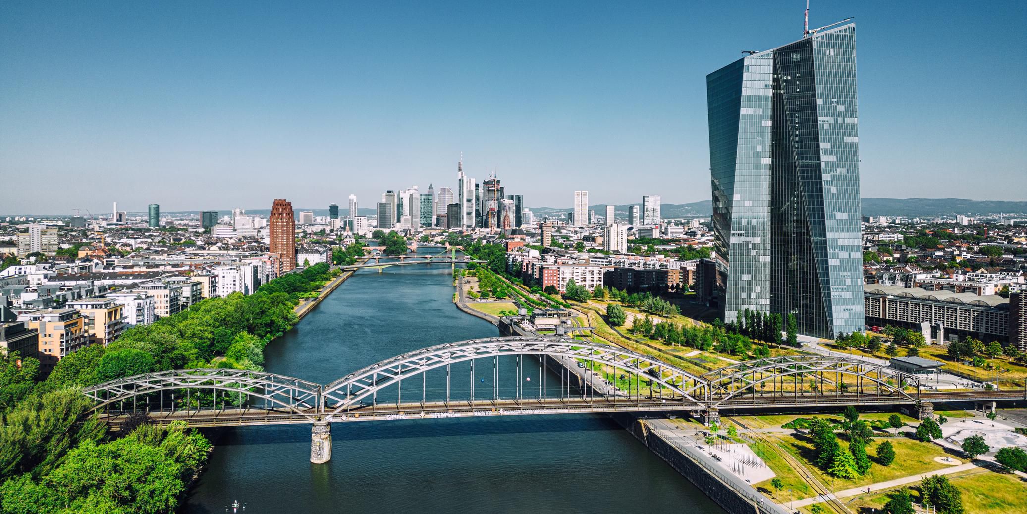 Enjoy views of the river and Frankfurt skyline