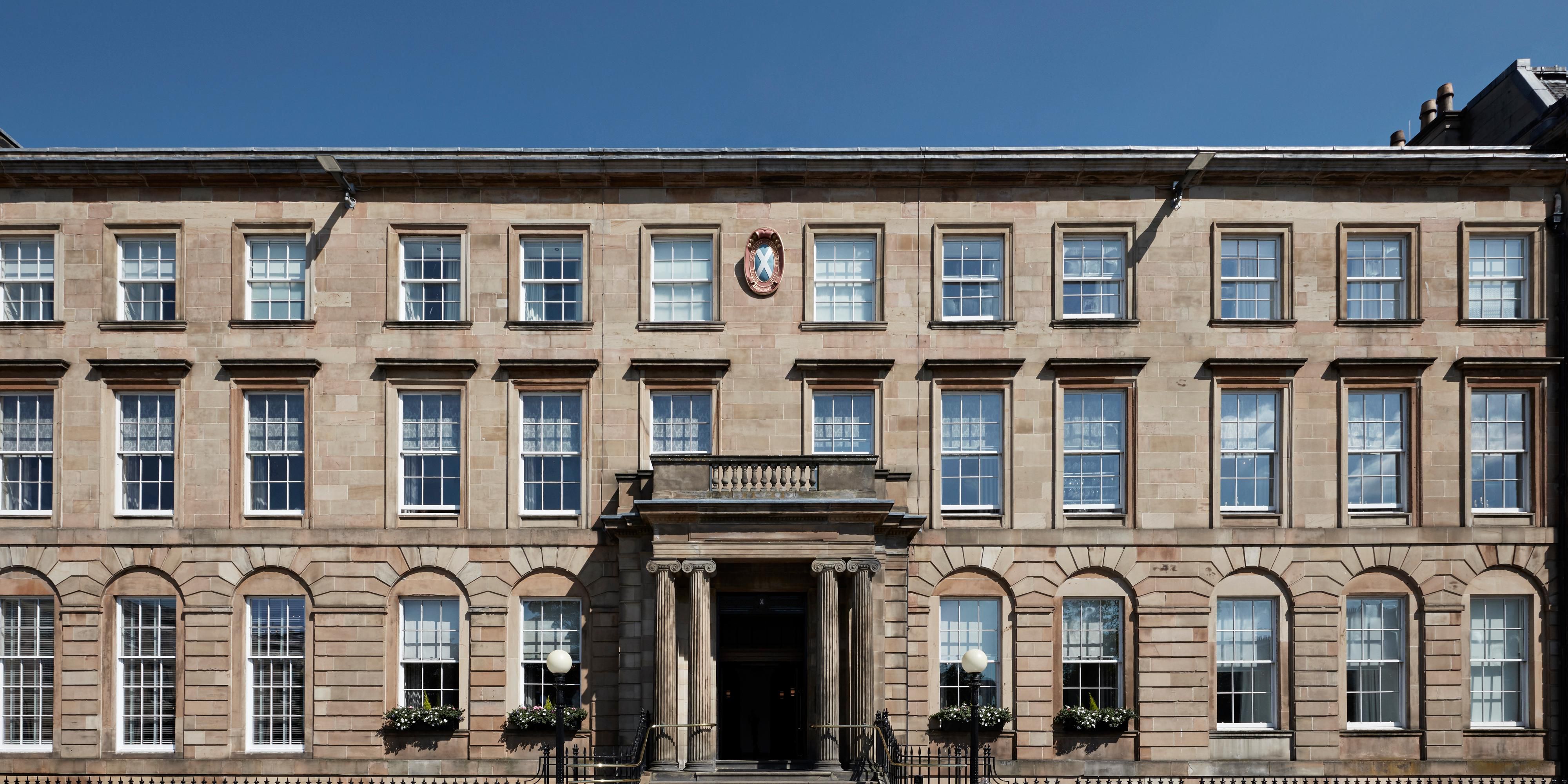 Make your stay as smooth as possible and plan your journey into Glasgow. Discover all there is to do in the city we call home and plan your journey whether you're traveling by train, plane or car.