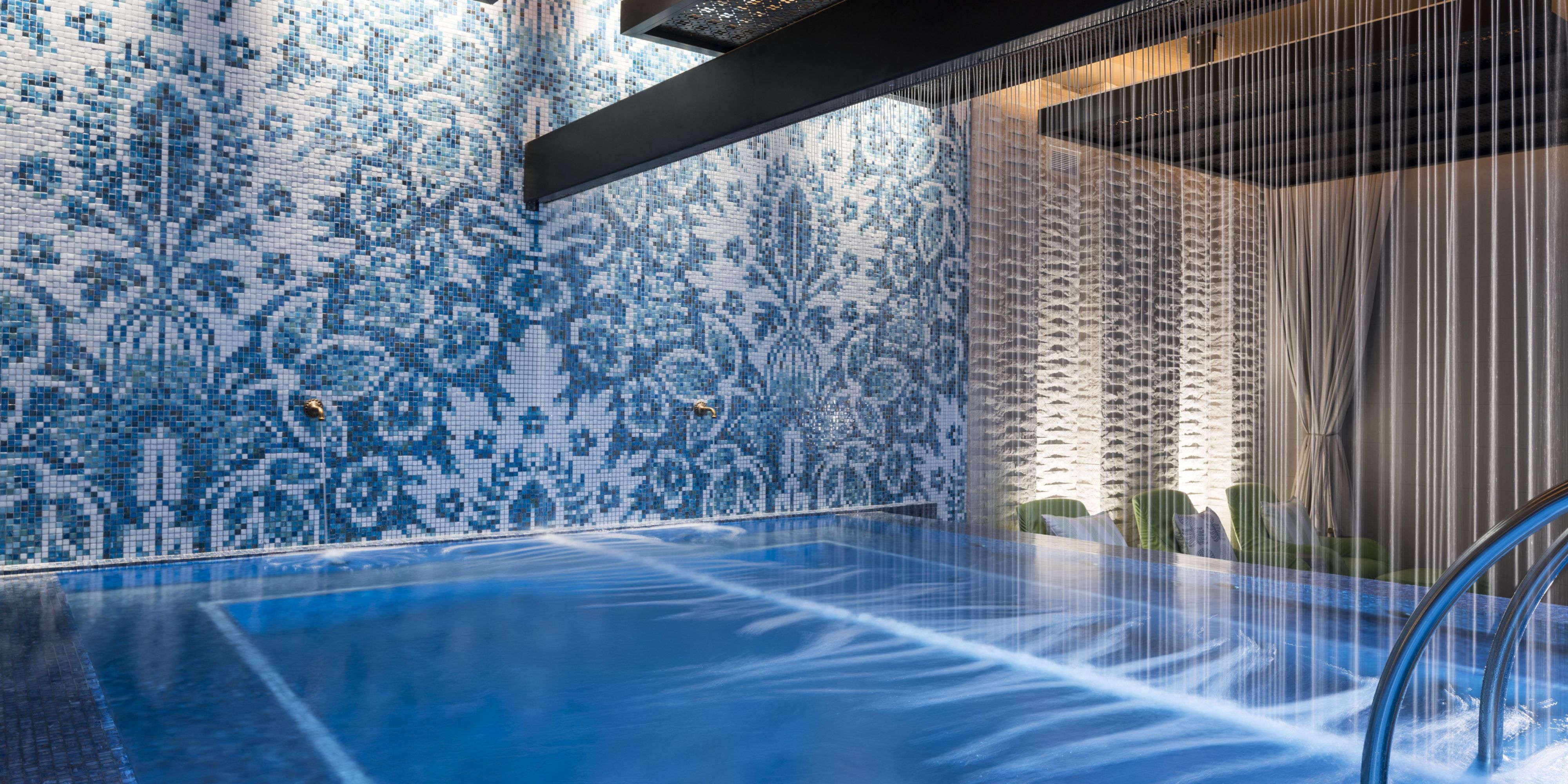 El Spa at Seafire le da la bienvenida de nuevo a una experiencia de bienestar renovado y bellamente reinventado. Descubra santuarios privados, tratamientos transformadores y un refugio creado para el descanso y la renovación puros.