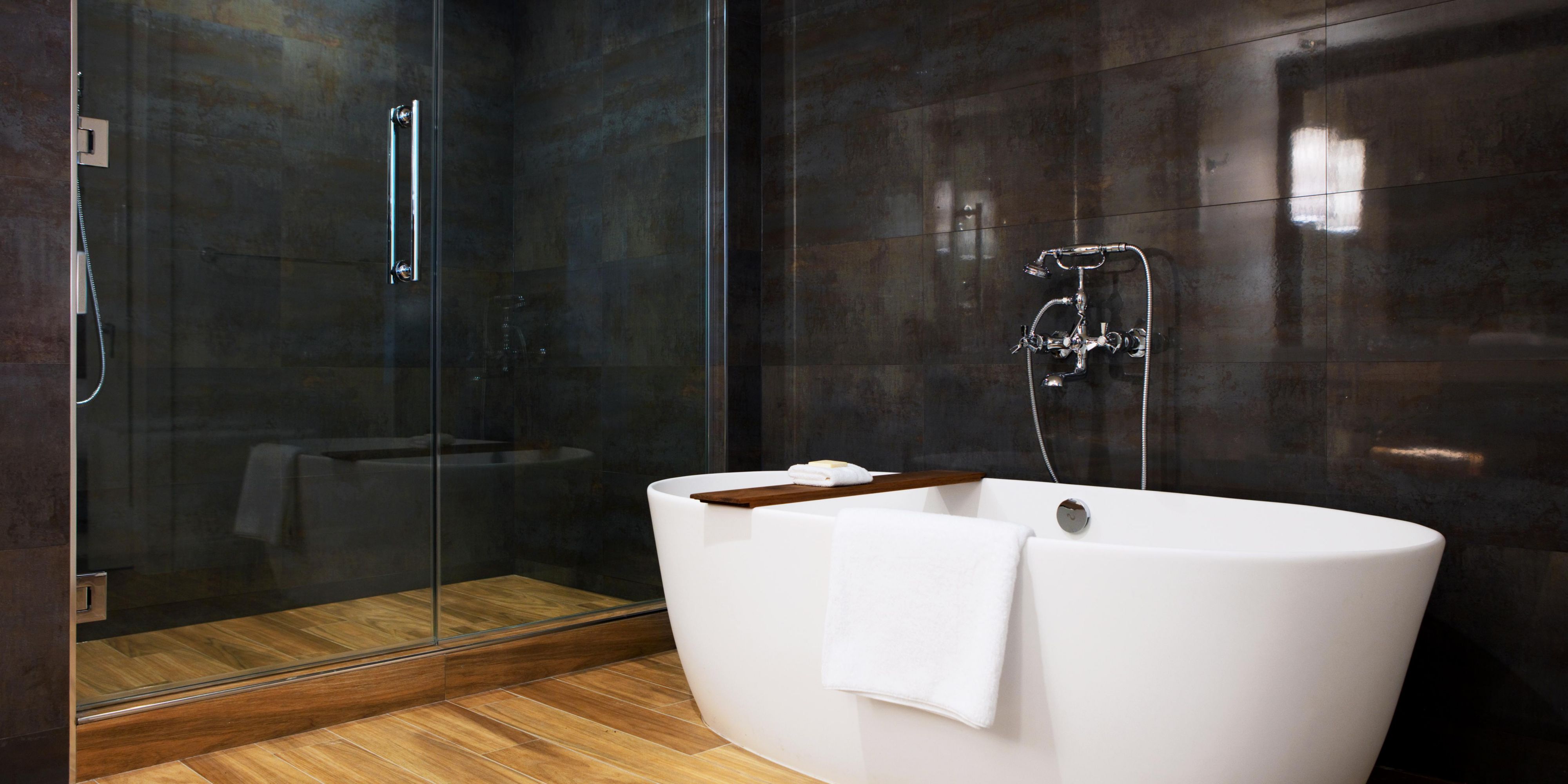 Suite Bathroom