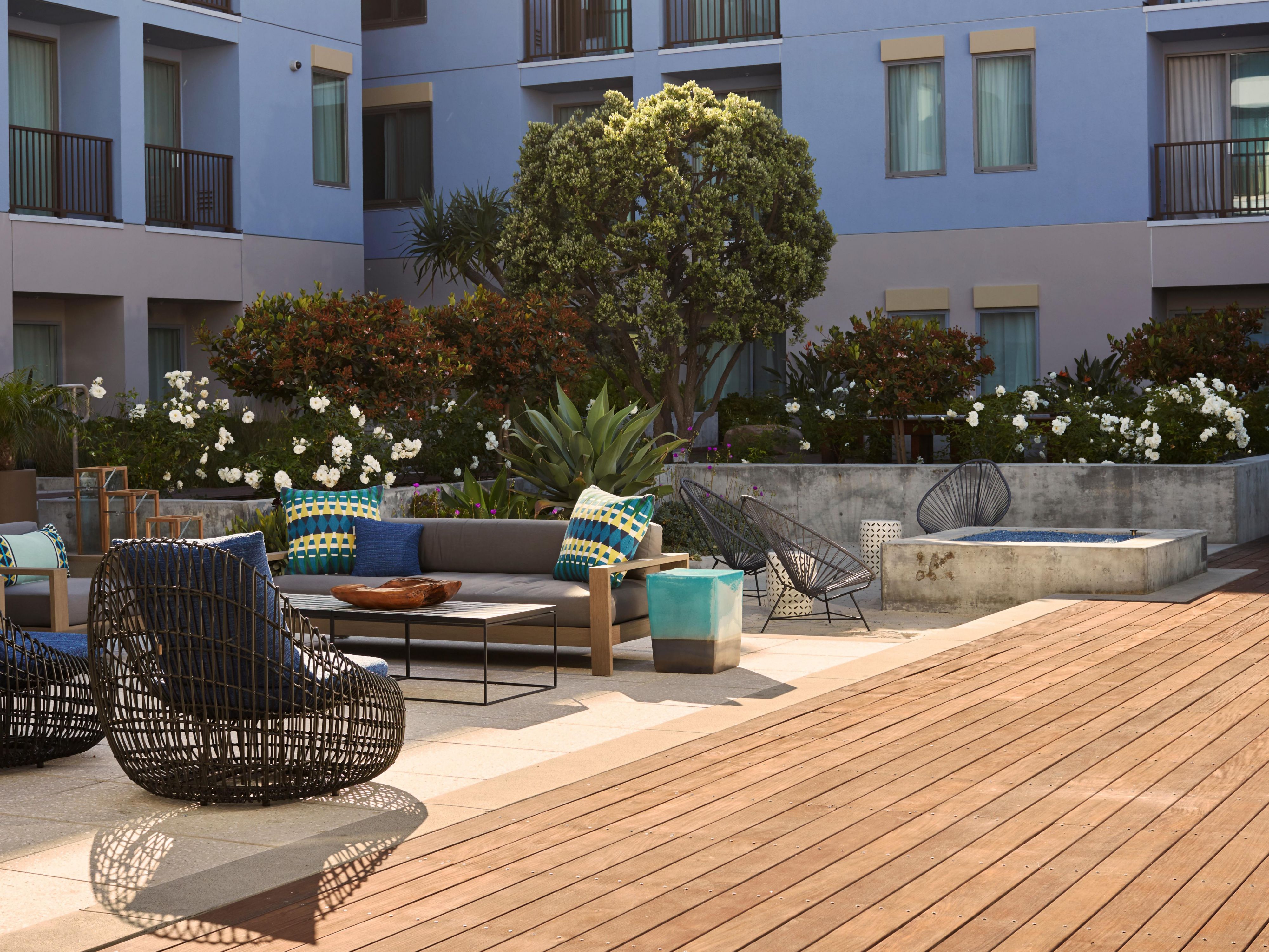 Hotel Courtyard