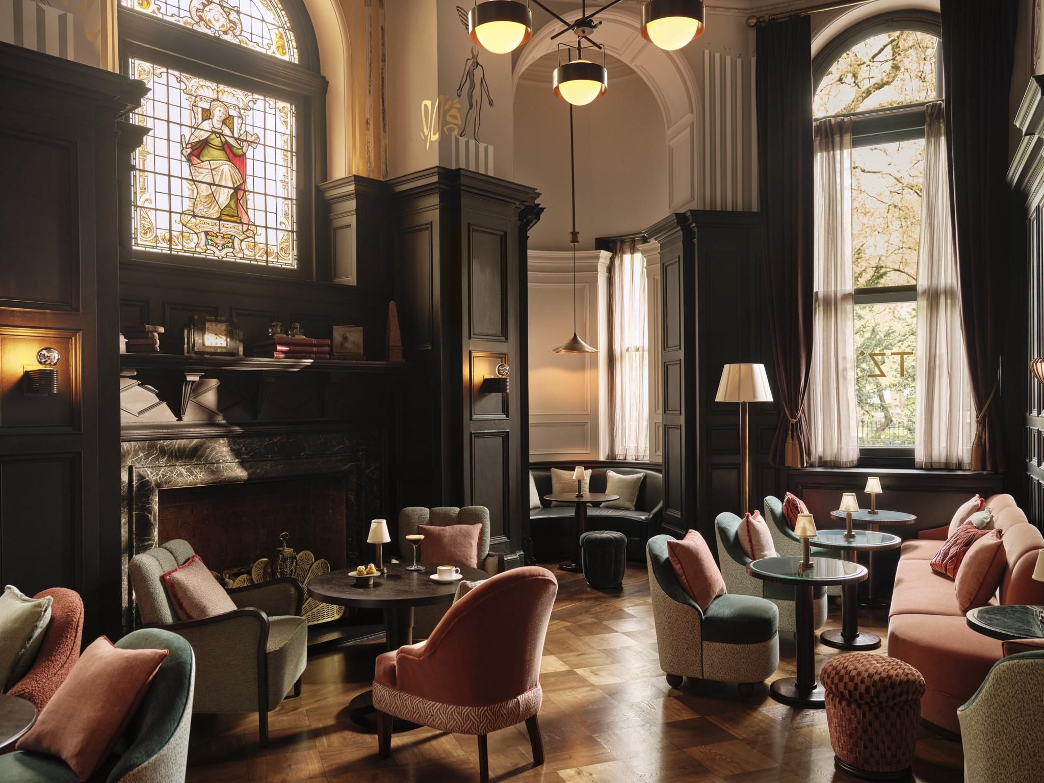Historic lounge seating at Kimpton Fitzroy London