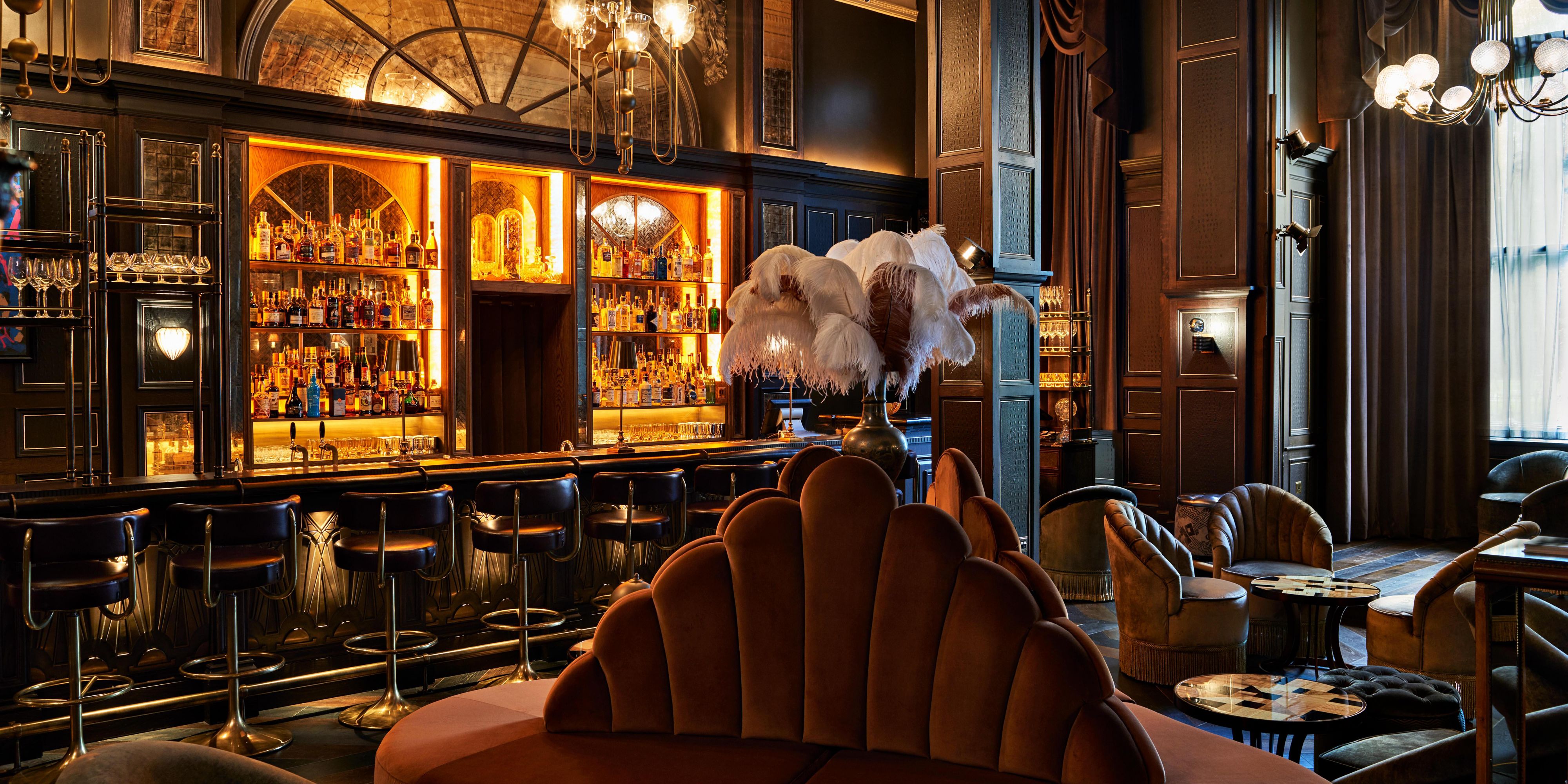On any given night, you’ll find movers and shakers gossiping over cockails at Fitz’s, named after Charles Fitzroy Doll, the original architect of Kimpton Fitzroy London. The plush, glamorous cocktail den has an air that’s electric with possibility—as if the revelry could go on well into the night.