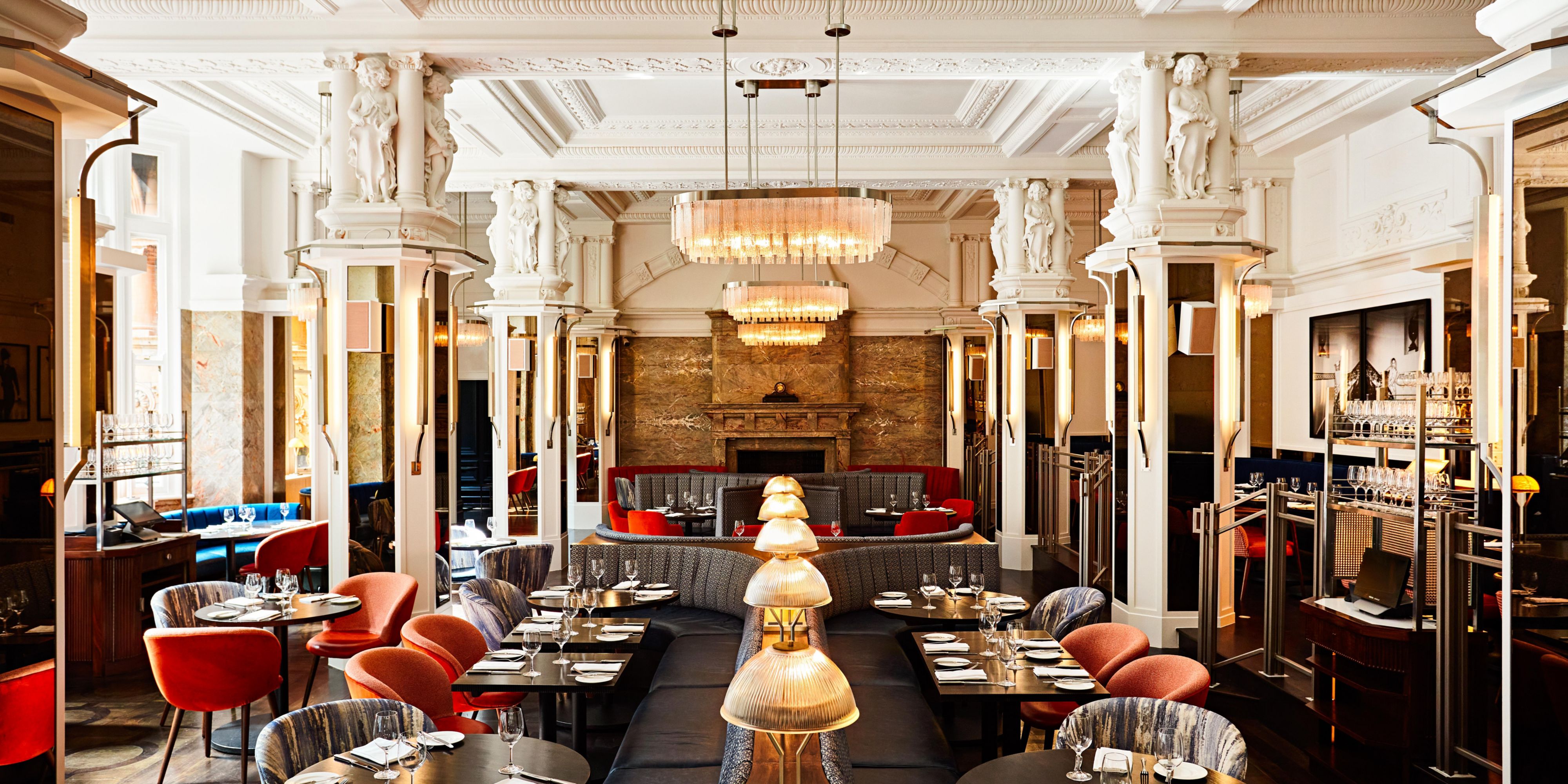 Galvin Bar & Grill serves a modern-day twist on British bar and grill by Michelin starred brothers, Jeff & Chris Galvin. The restaurant features stunning interiors and focuses on ethically sourced produce while drawing on other cultures to reflect the diversity of modern Britain. 