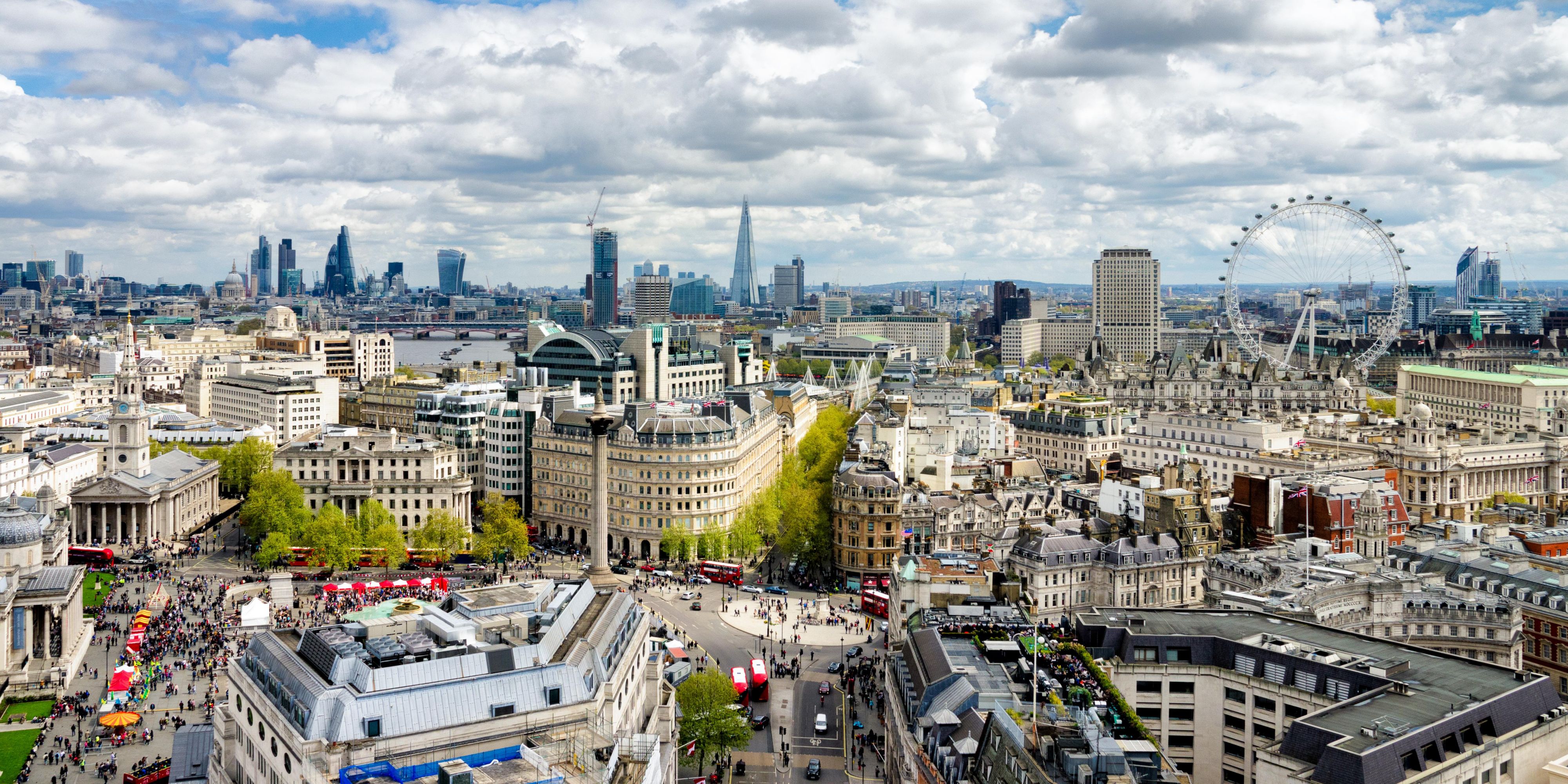 Steps away from the renowned British Museum and within easy reach of shops, bars, and restaurants in neighborhoods like Soho, Mayfair, and Covent Garden.