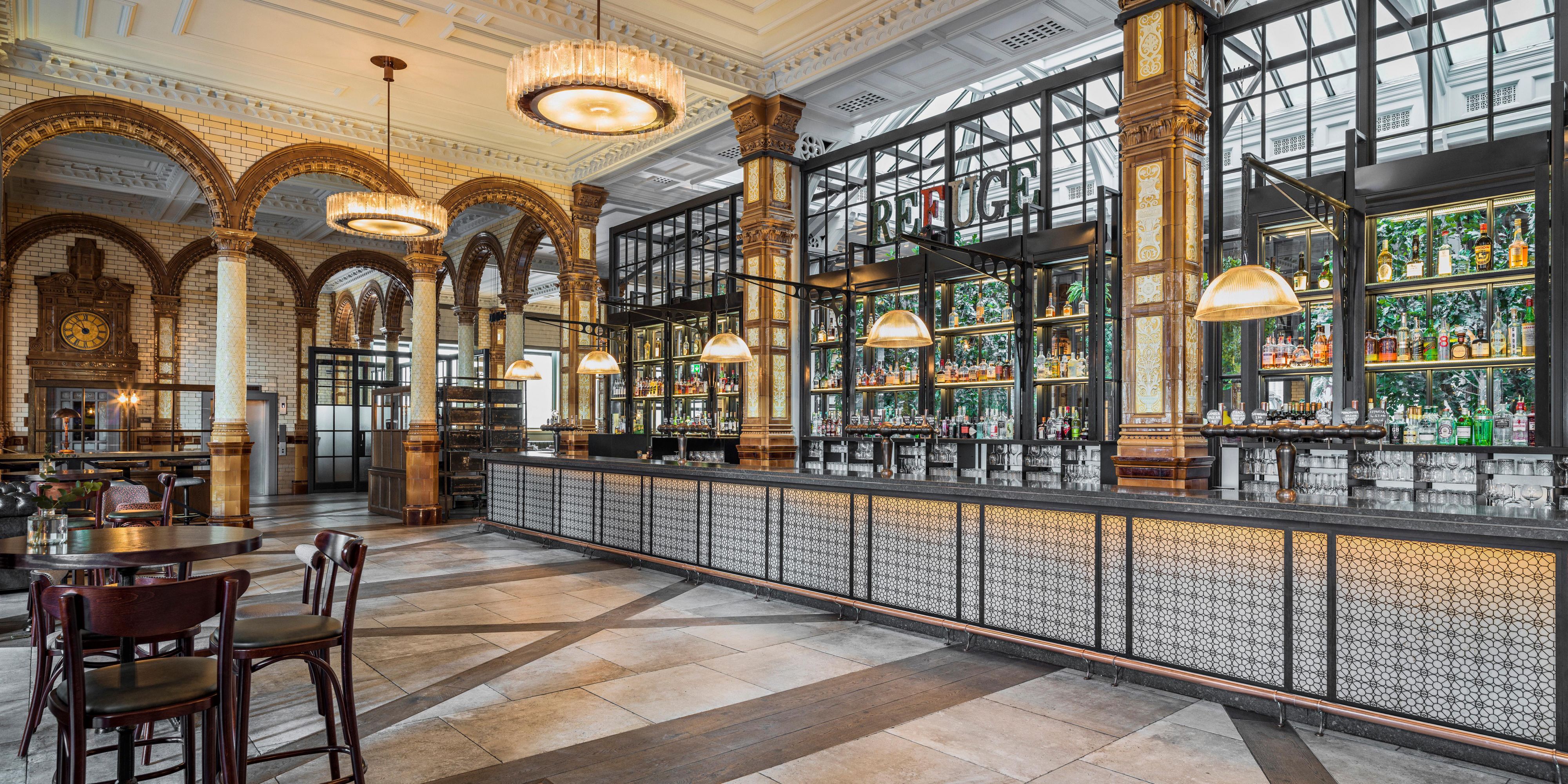 The Refuge is a relaxed destination restaurant that draws all tribes to the core of Kimpton Clocktower Hotel. The menu is eclectic, with small dishes and sharing platters that reflect Manchester’s creative, inventive spirit. 