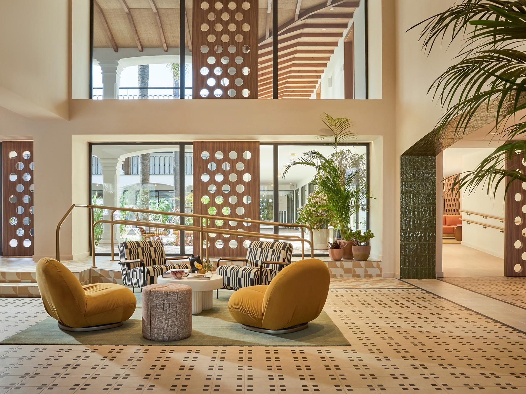 The lobby, the vibrant heart of our experience