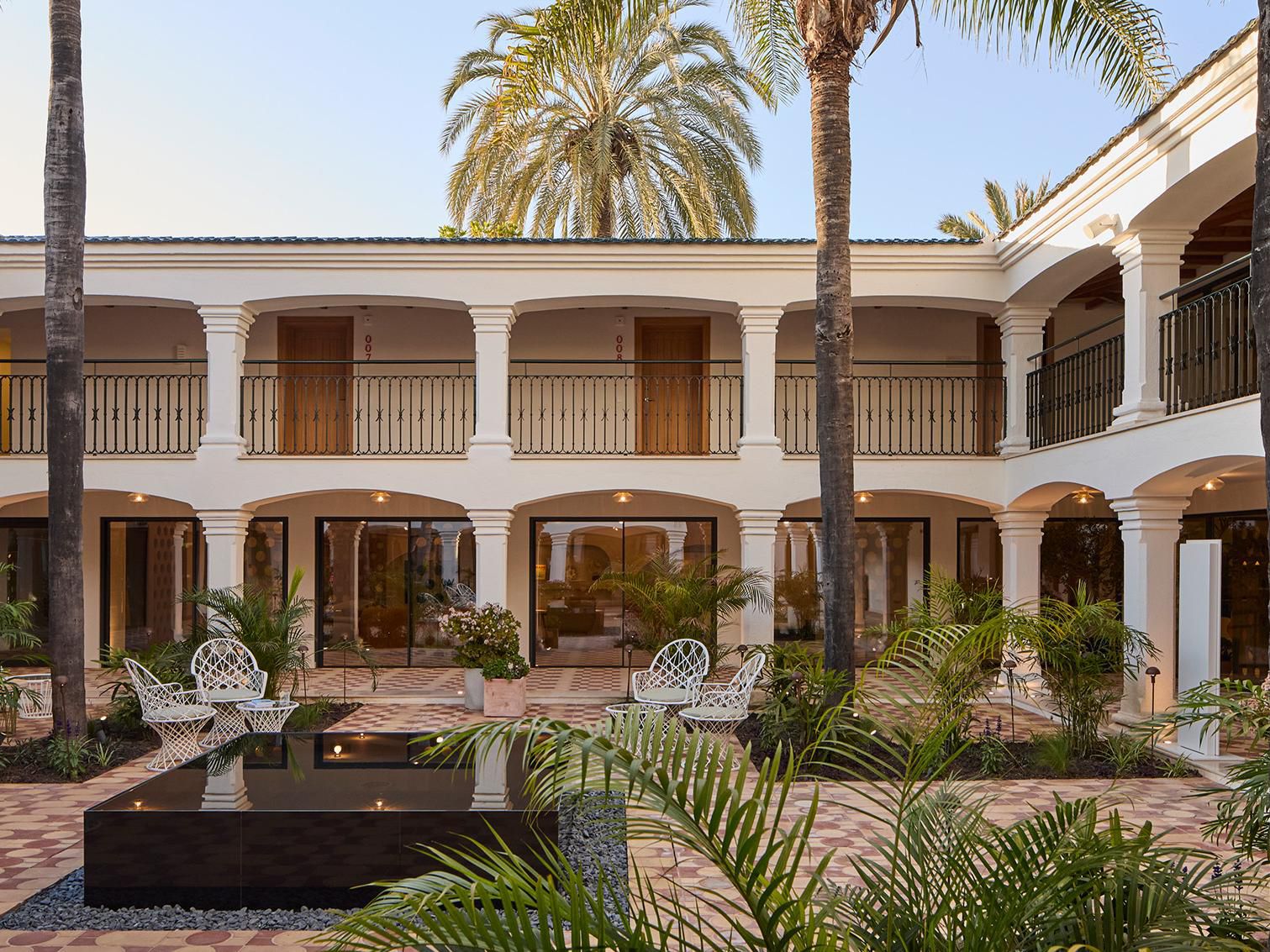 Discover the inner courtyard, a corner of Andalusian style
