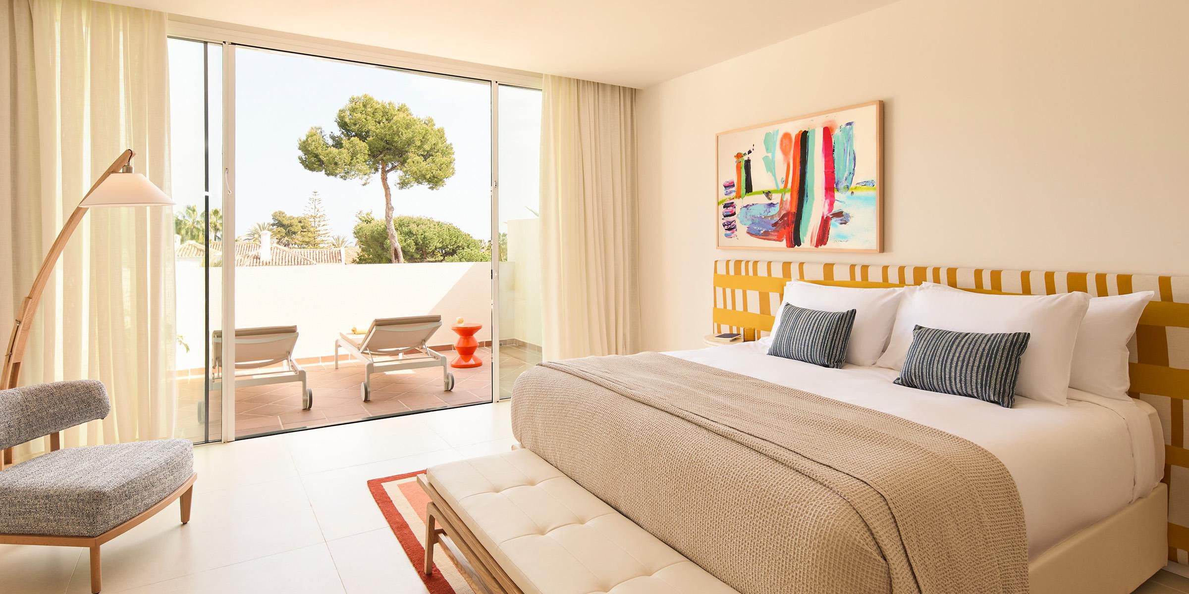 Sea-view terrace: the Los Monteros Suite signature combo