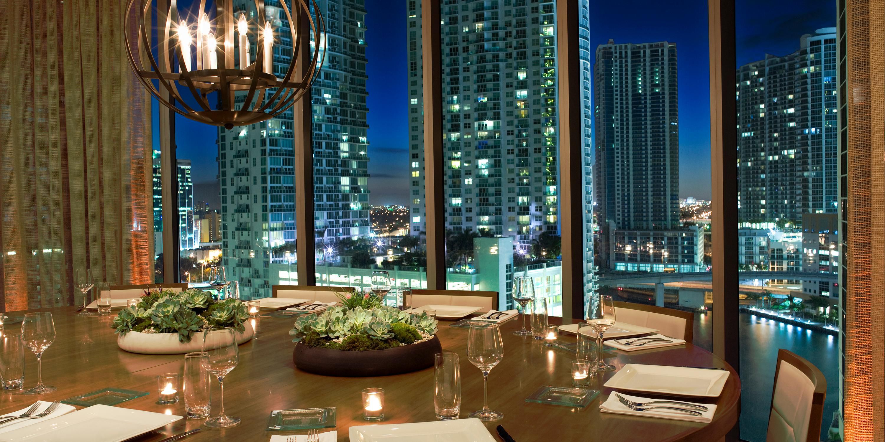 Make the Area 31 experience your own with a private dining event. Options include a room with floor-to-ceiling windows, poolside cabanas and casitas, the Terrace Lounge and Pool Deck, and a room with a private balcony. No matter what you choose, you're guaranteed superb service and stunning scenery.