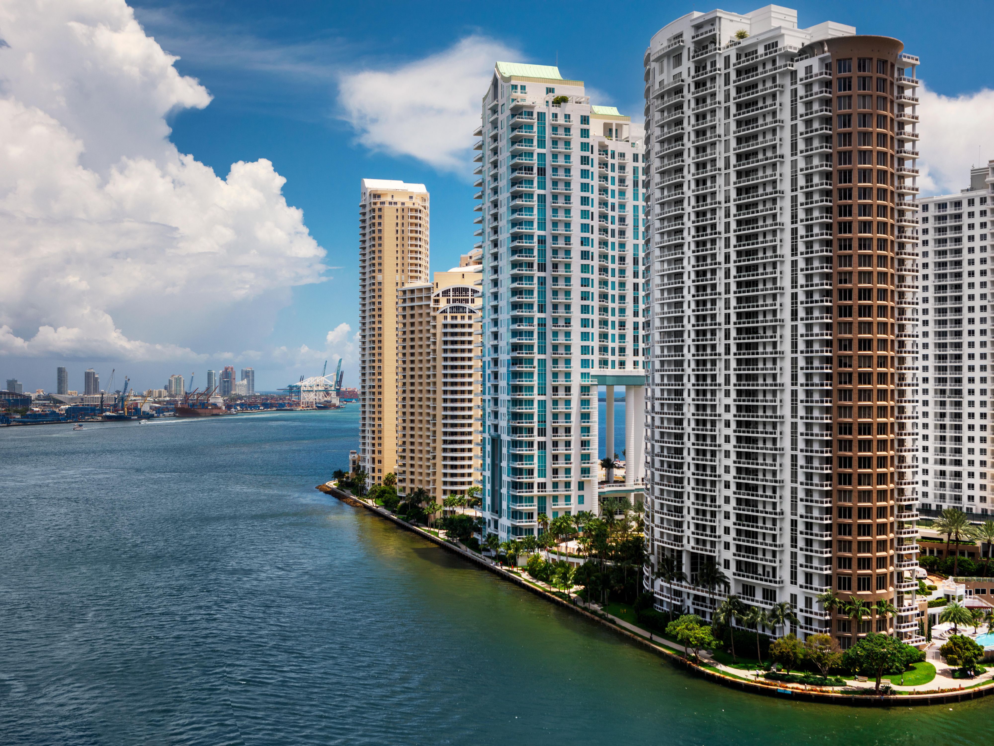 Expansive Downtown Miami Water Views 