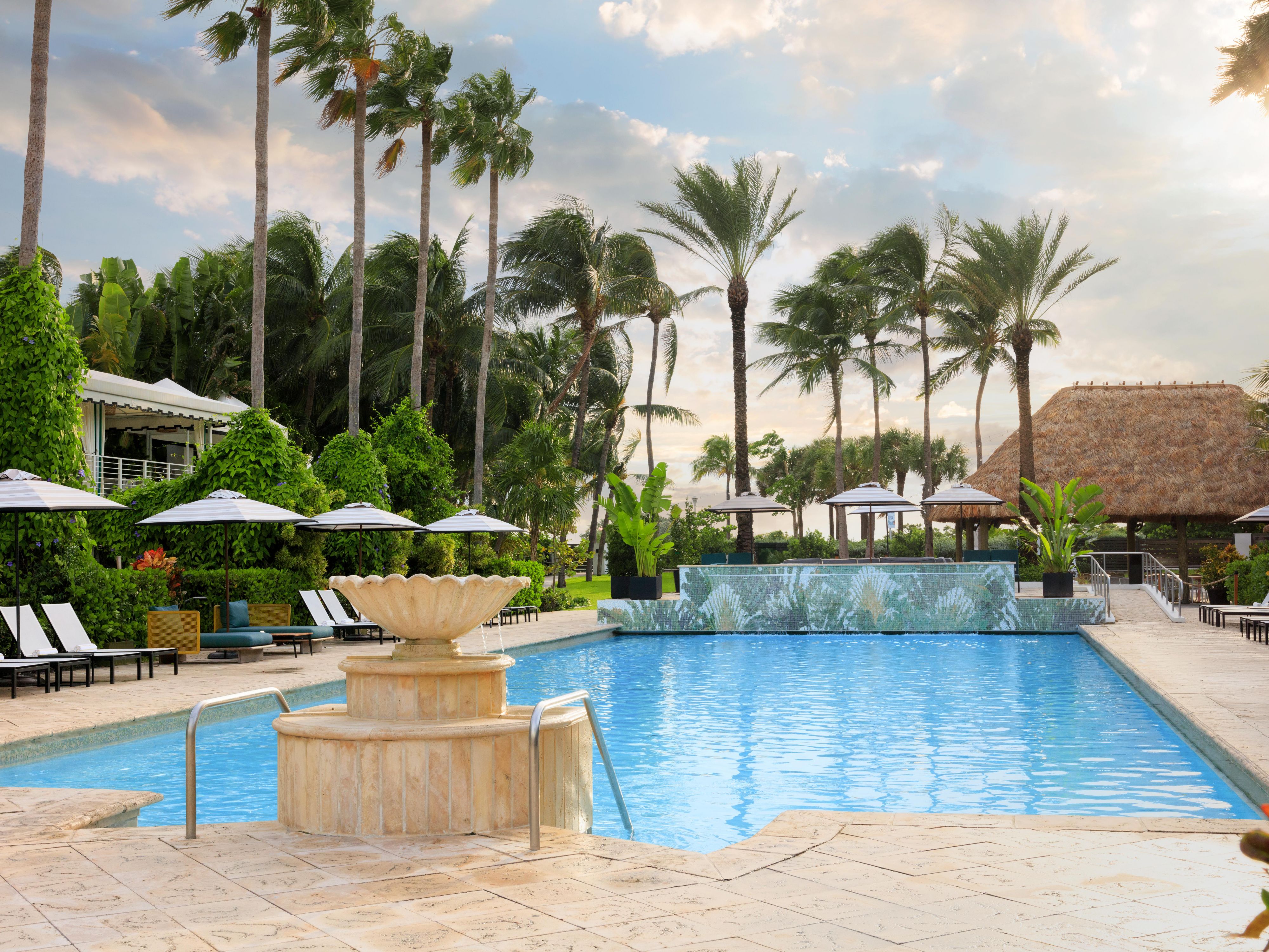 Surfcomber Pool