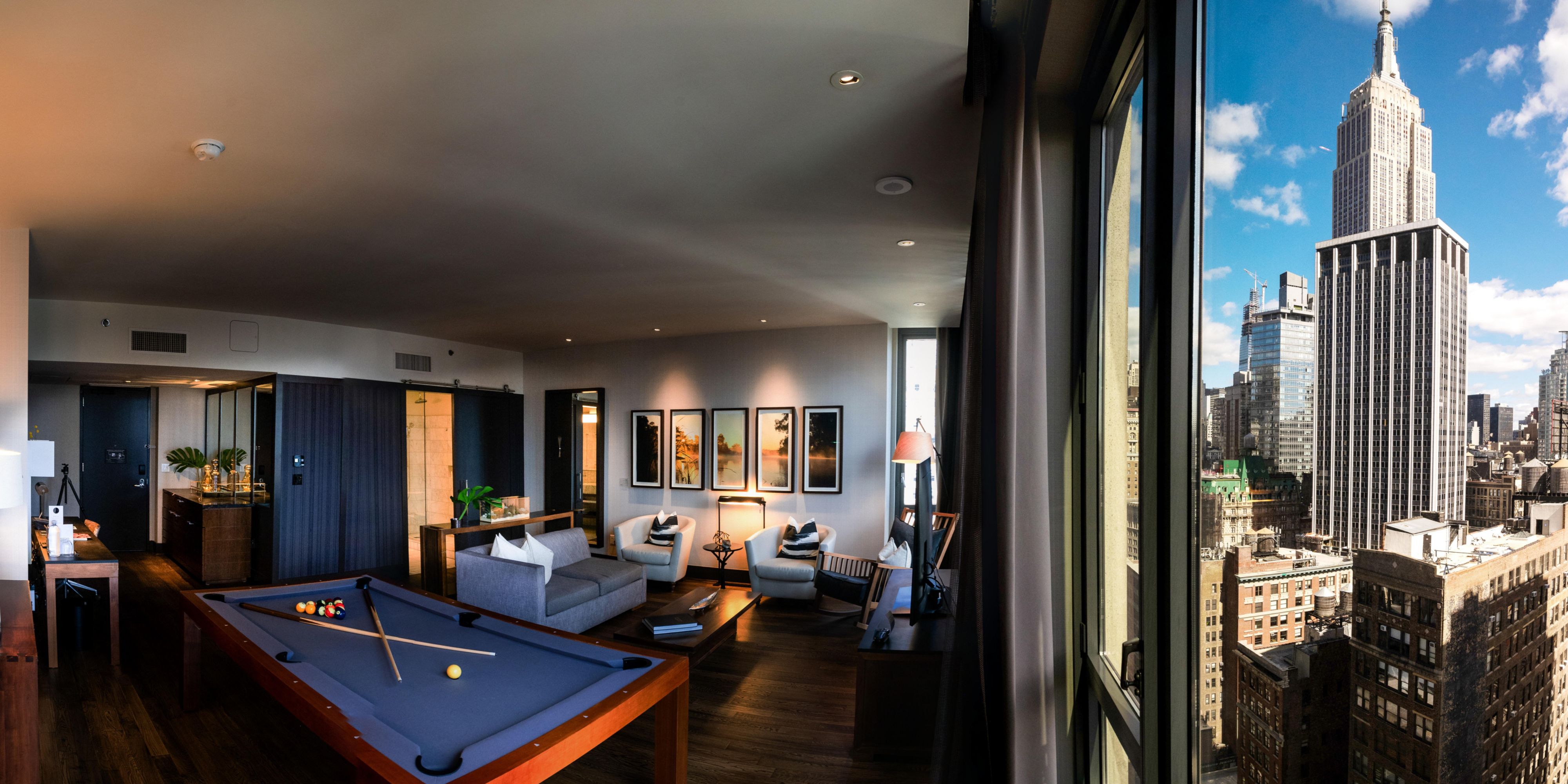 Live Suite Parlour