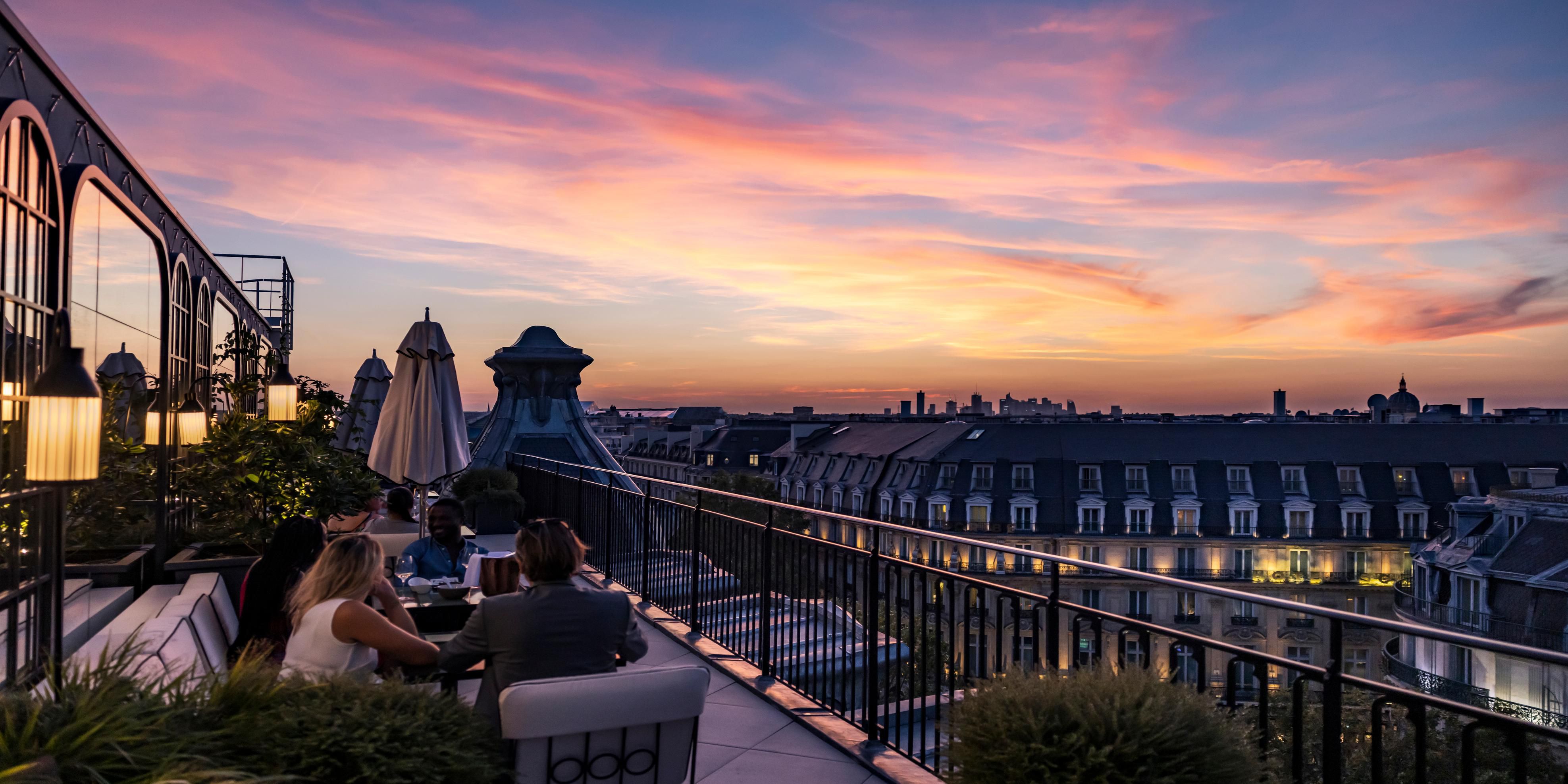 Enjoy a drink while admiring our view all over Paris.