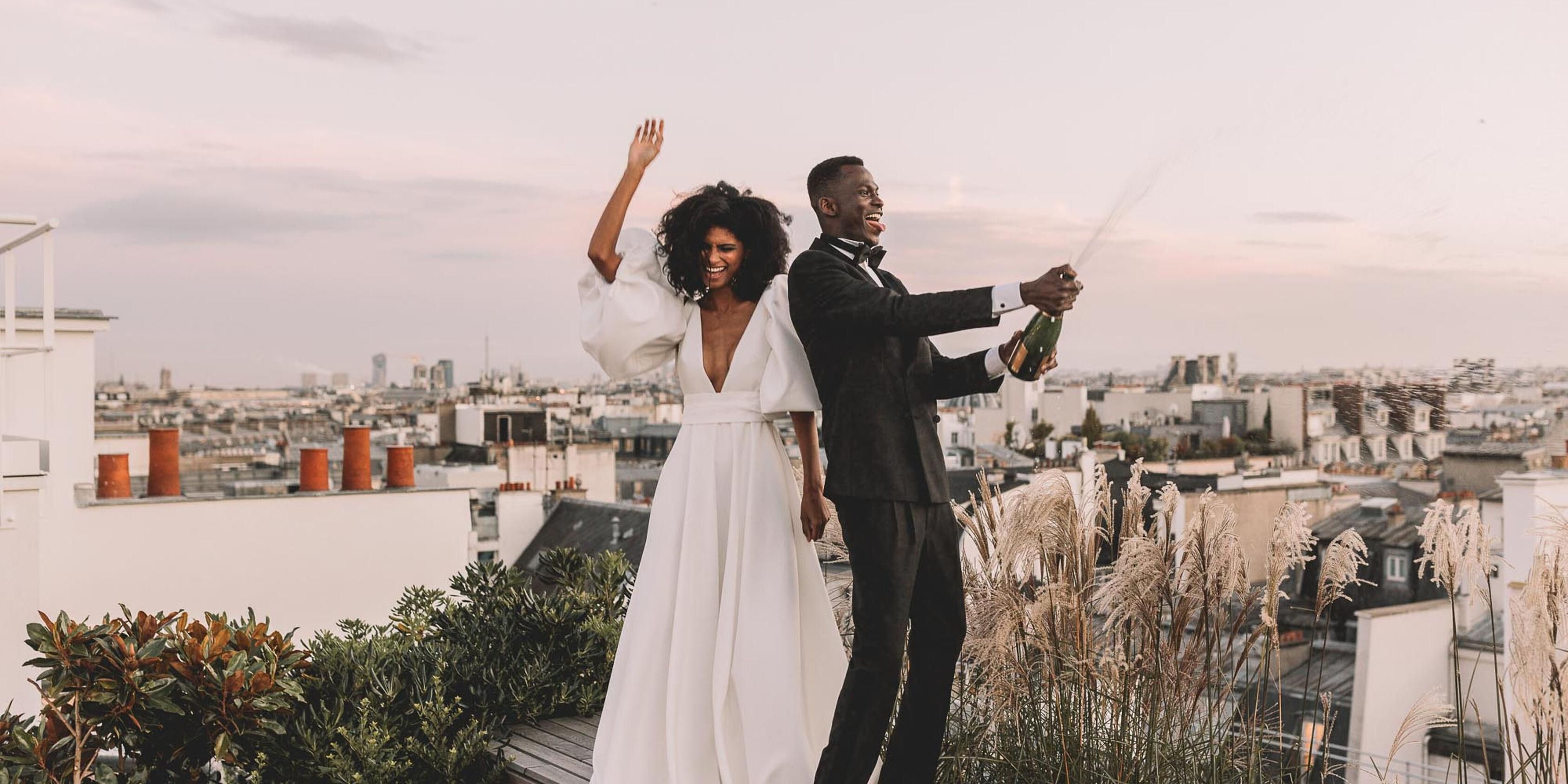 Dites "oui" dans la ville de l'amour et célébrez votre mariage avec nous. Qu'il s'agisse d'une célébration grandiose avec un dîner ou d'une soirée dansante dans notre salle de bal, nous donnerons vie à votre vision. Notre toit, au 10e étage, est l'endroit idéal pour organiser un cocktail intime avec une vue panoramique à 360° sur Paris.