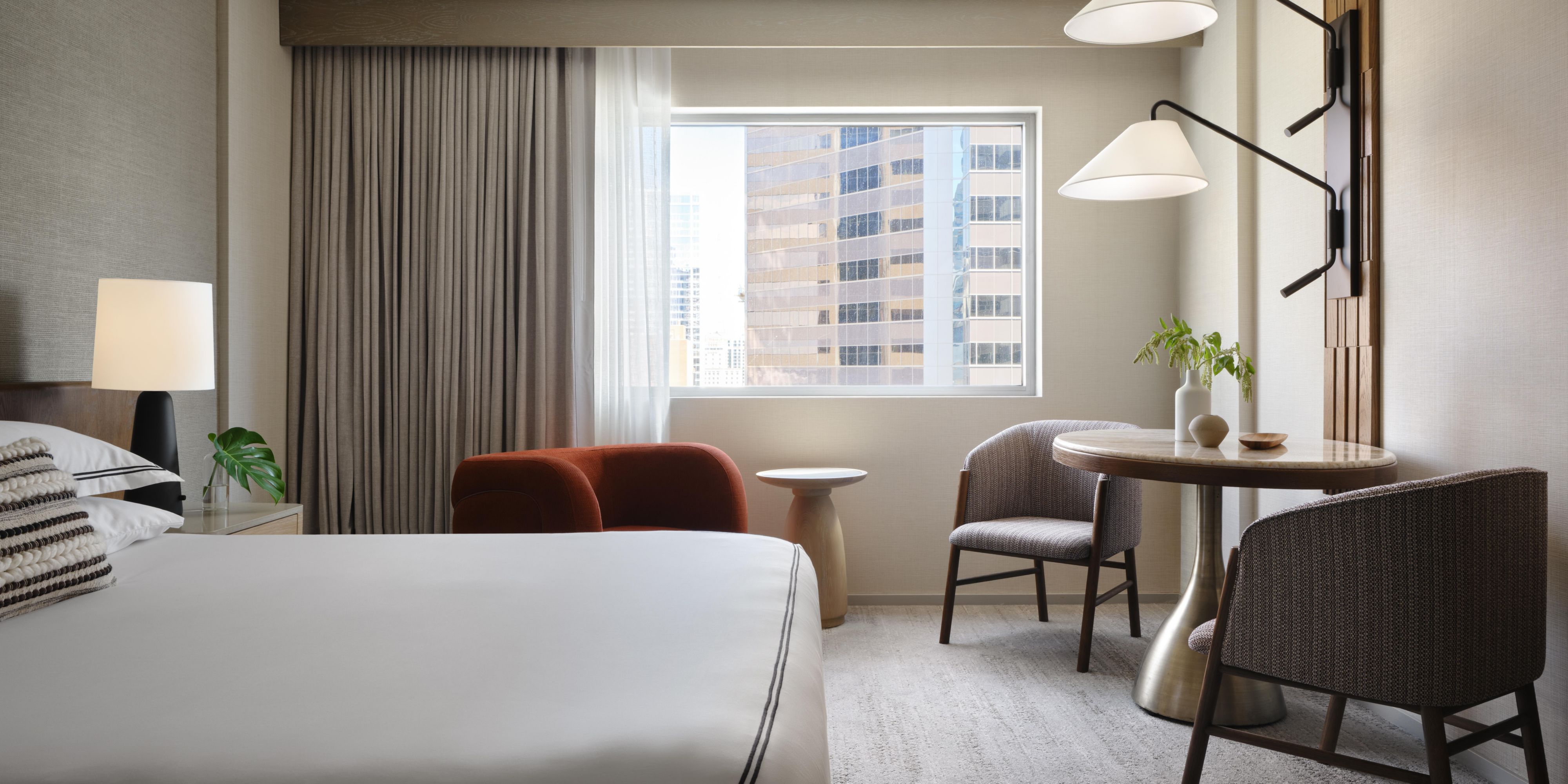 $hotelInfo.mediaDetails.welcomePhotos.privaryPhoto.caption}