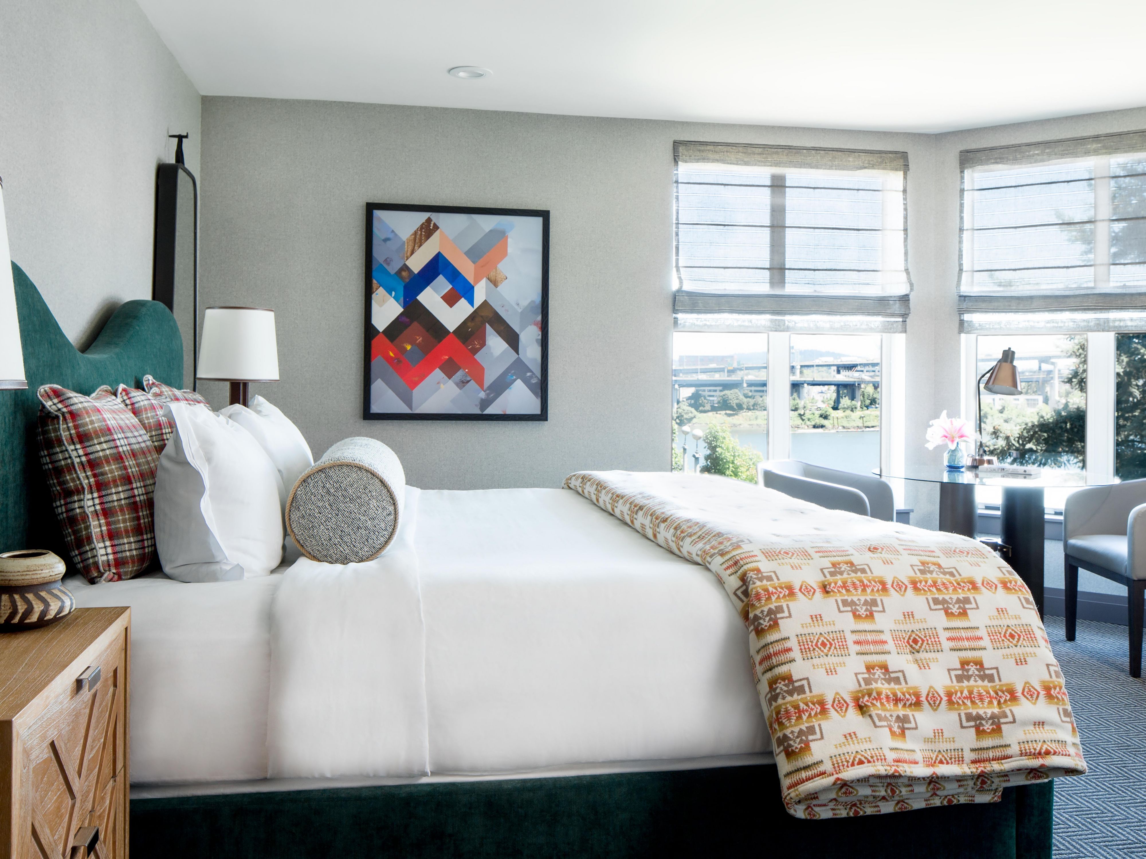King size bed and stunning river view
