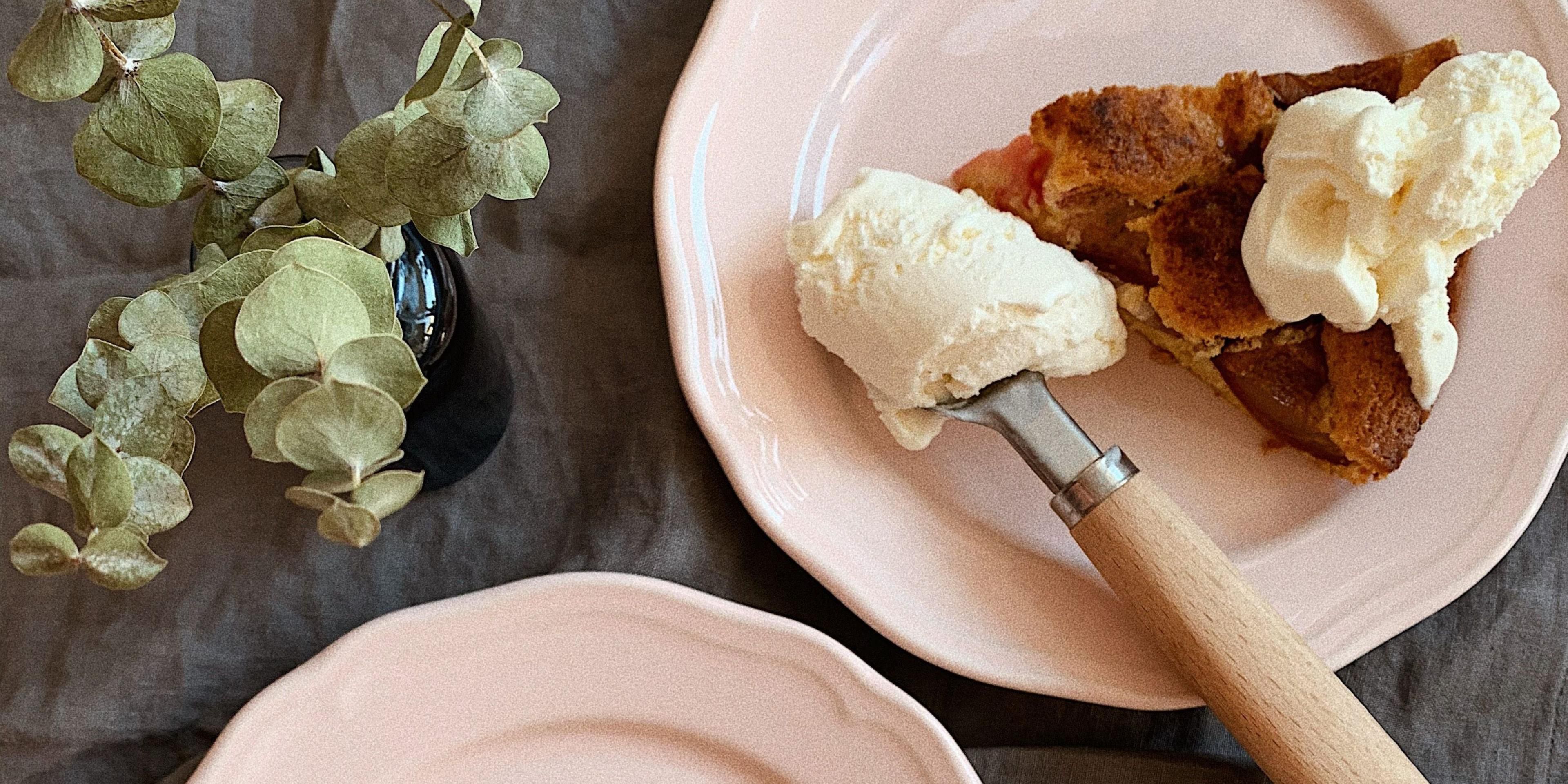 Indulge your senses at Ziya located in the lobby. Our signature sweet and savoury tarts are freshly baked every day, and pair wonderfully with our curated specialty coffees and teas. It's the ideal spot to unwind and treat yourself.