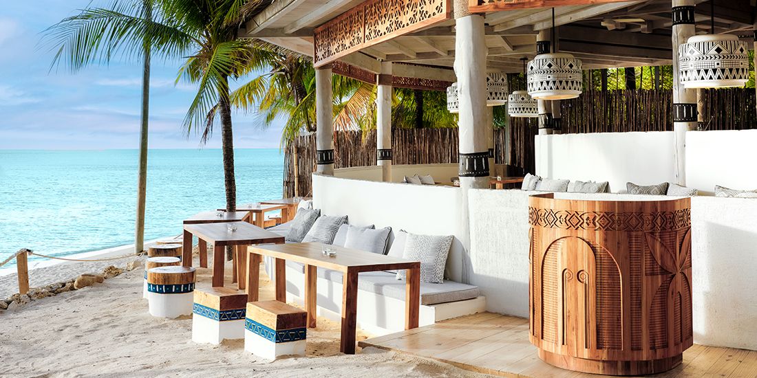 从水上眺望岛屿