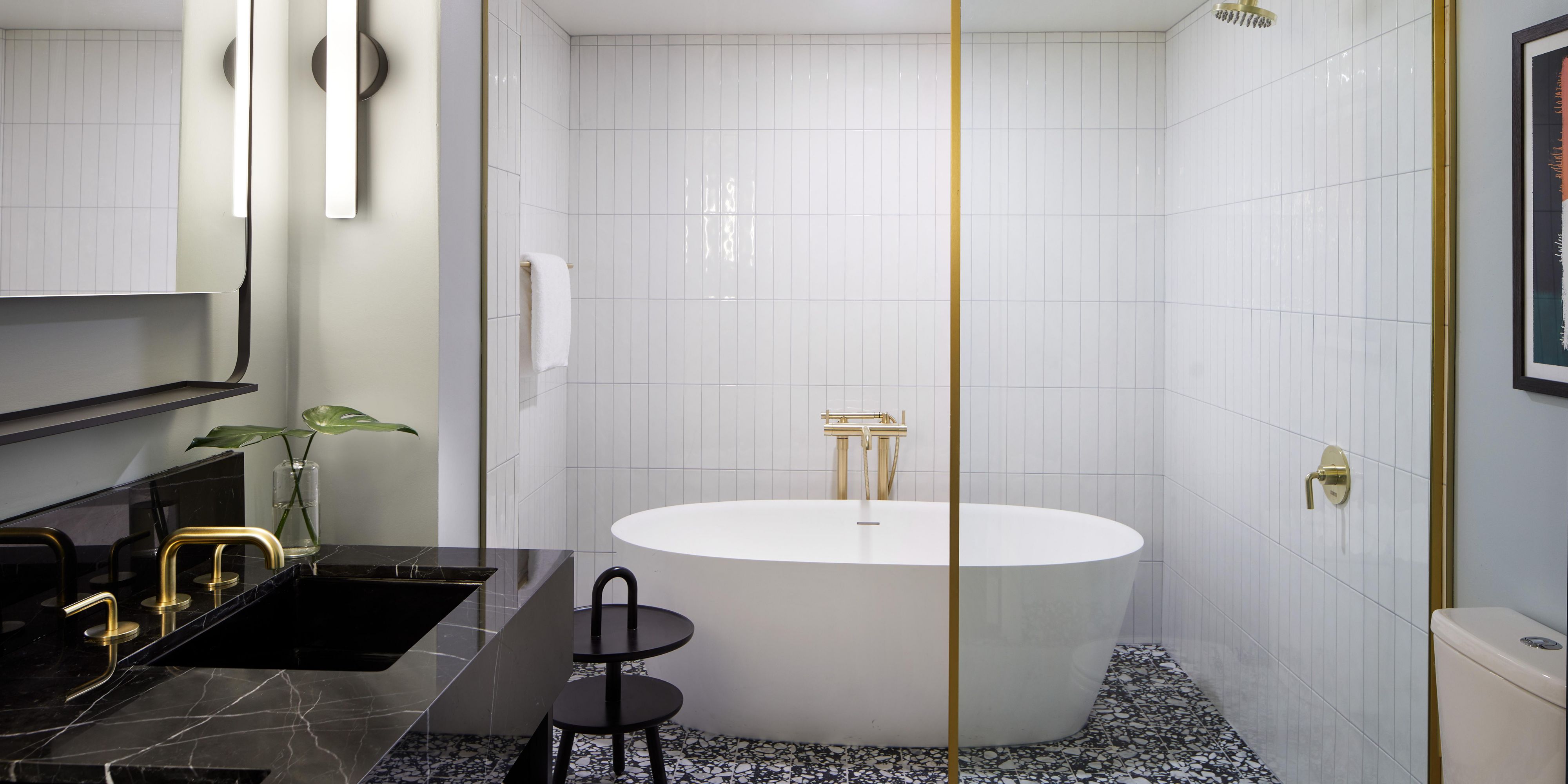 Spa soaking tub