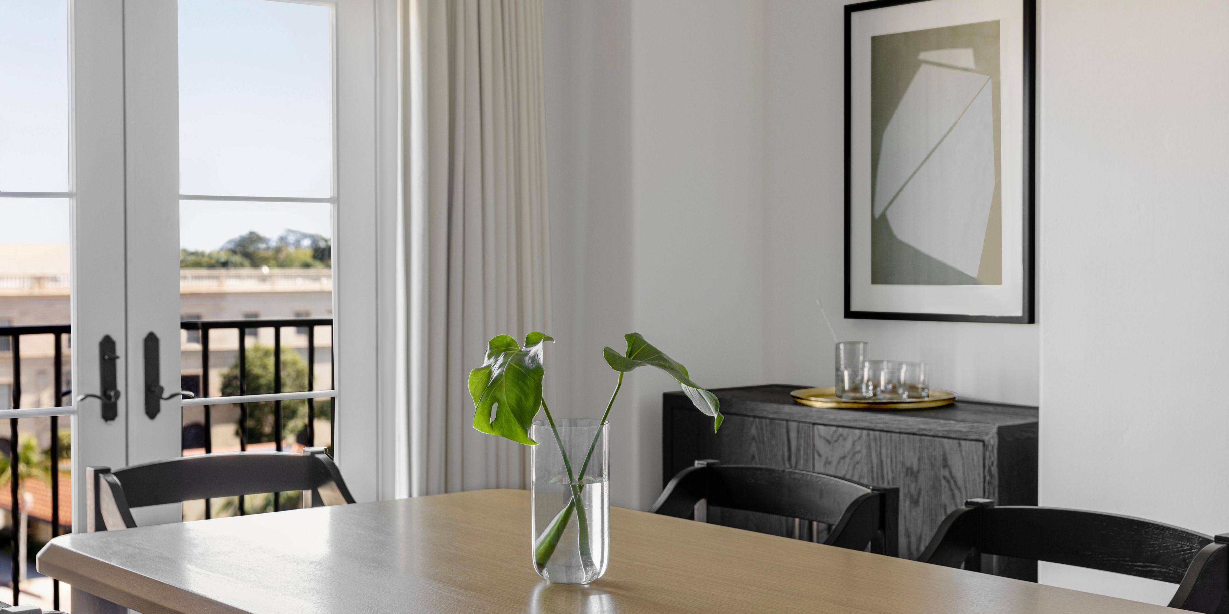 Canary Suite Dining Area
