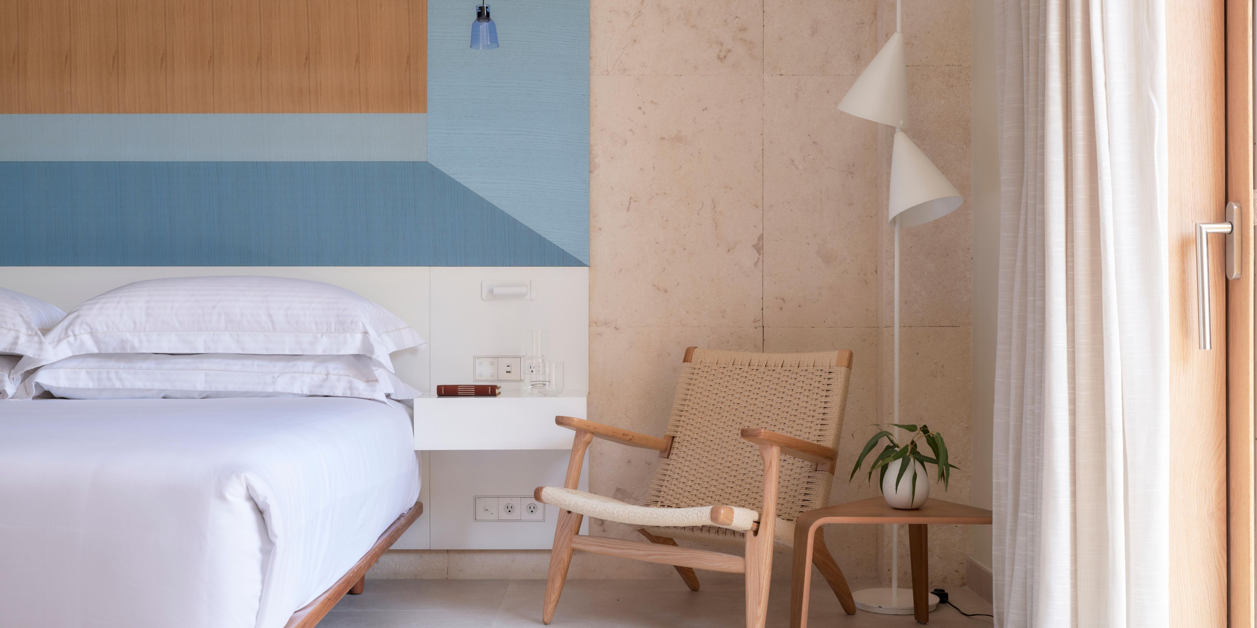 Our essential king has everything you need for a great night.