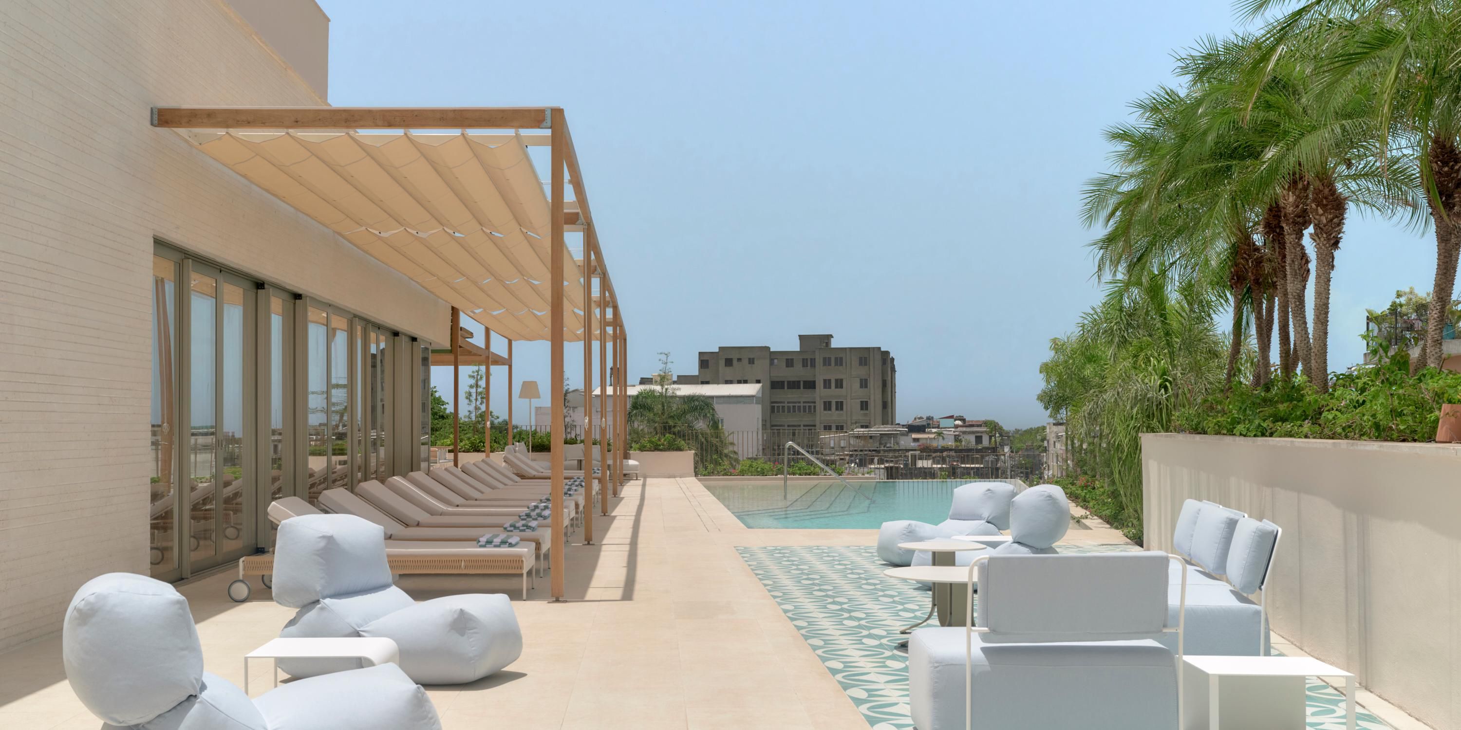 Relax and undwind in our outdoor pool.