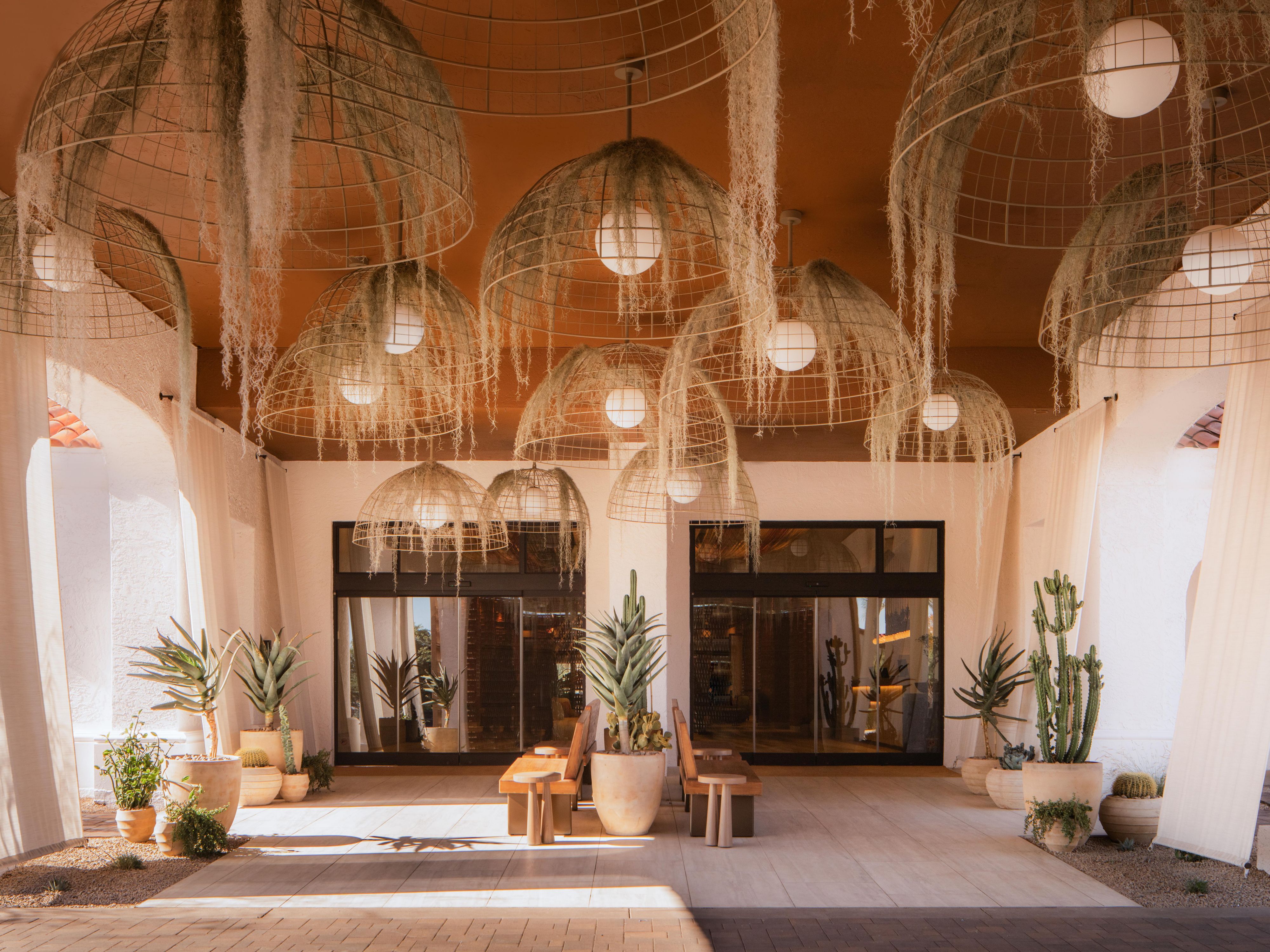 Hotel porte cocher entrance