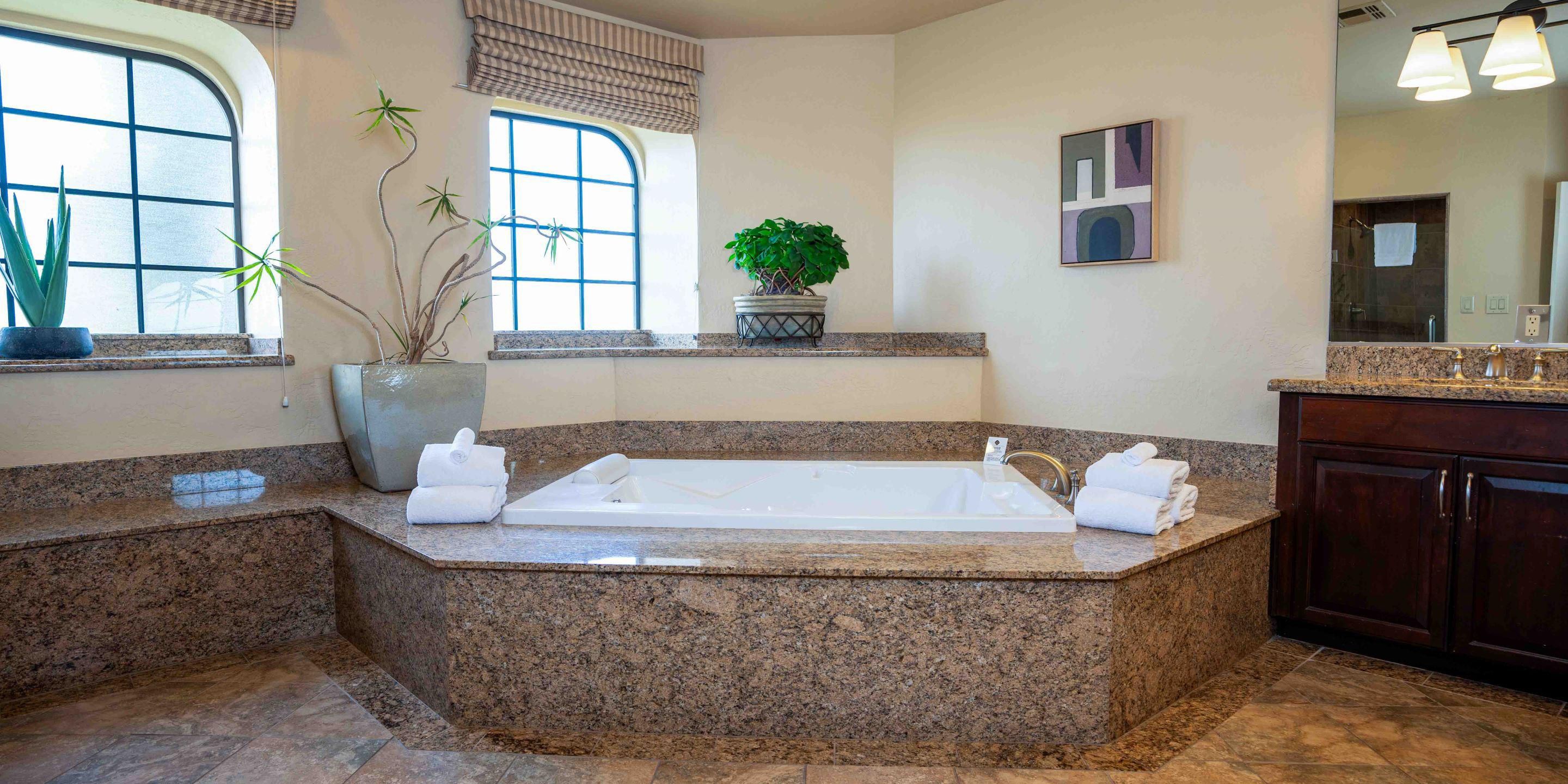 McCormick Residence bathroom with soaking tub