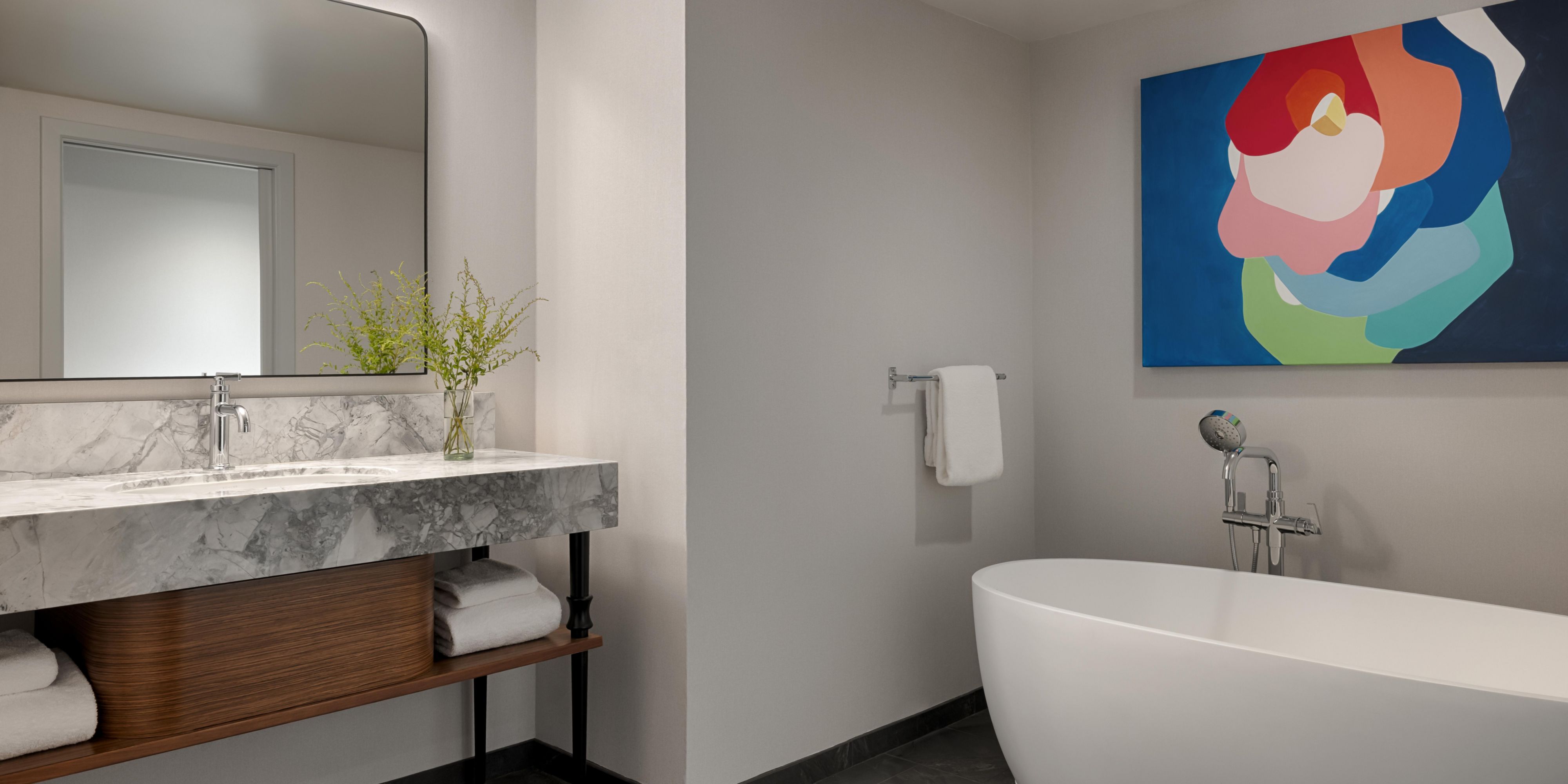 Ambassador Suite Bathroom 