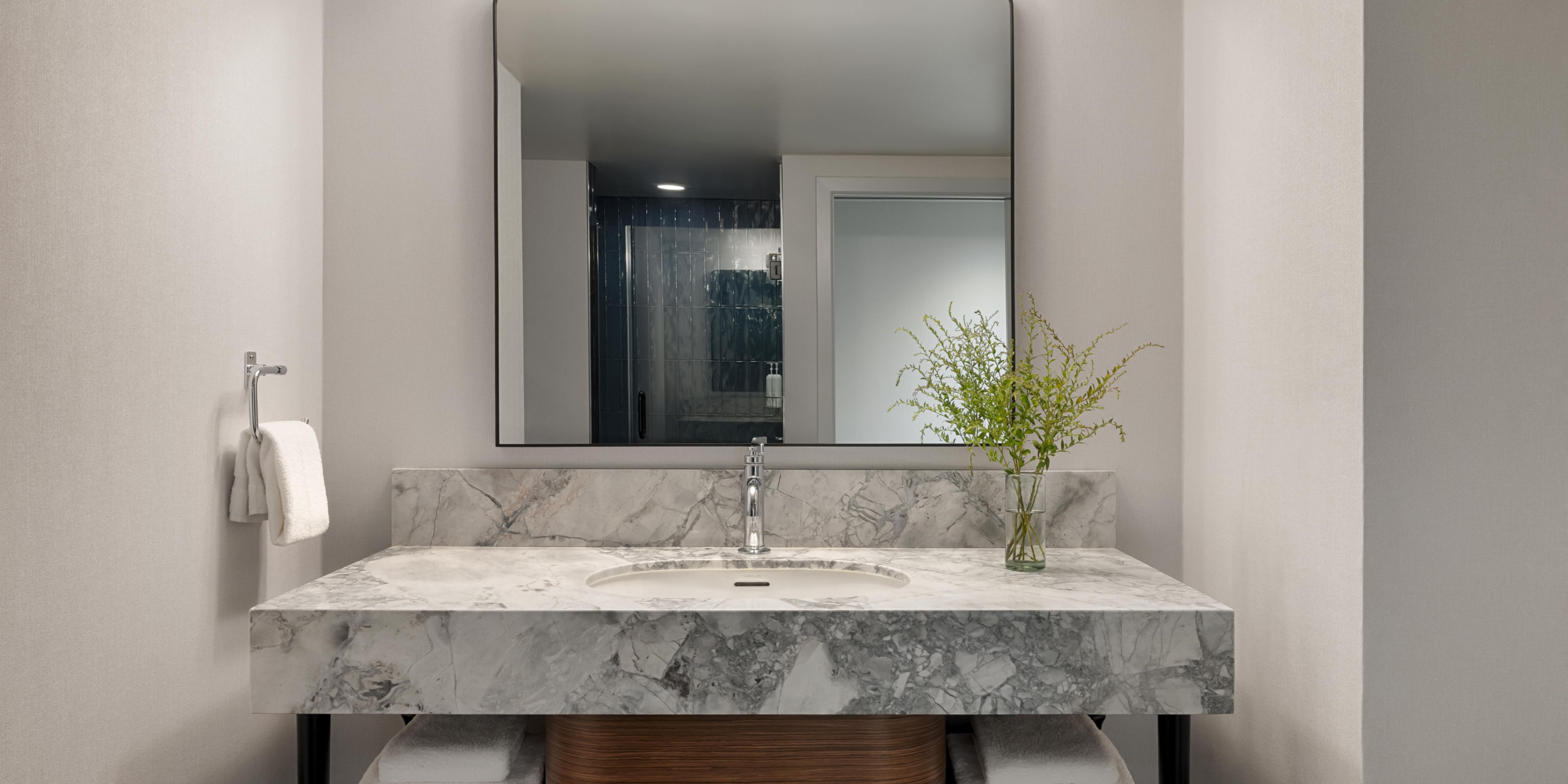 Ambassador Suite Bathroom 