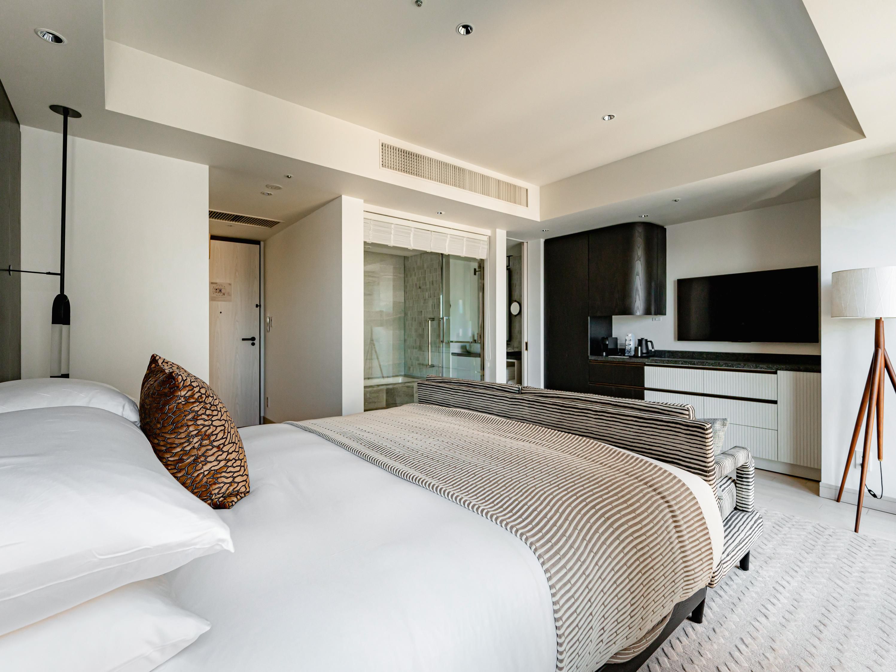 1 King Bed Premium with a deep relaxing tub